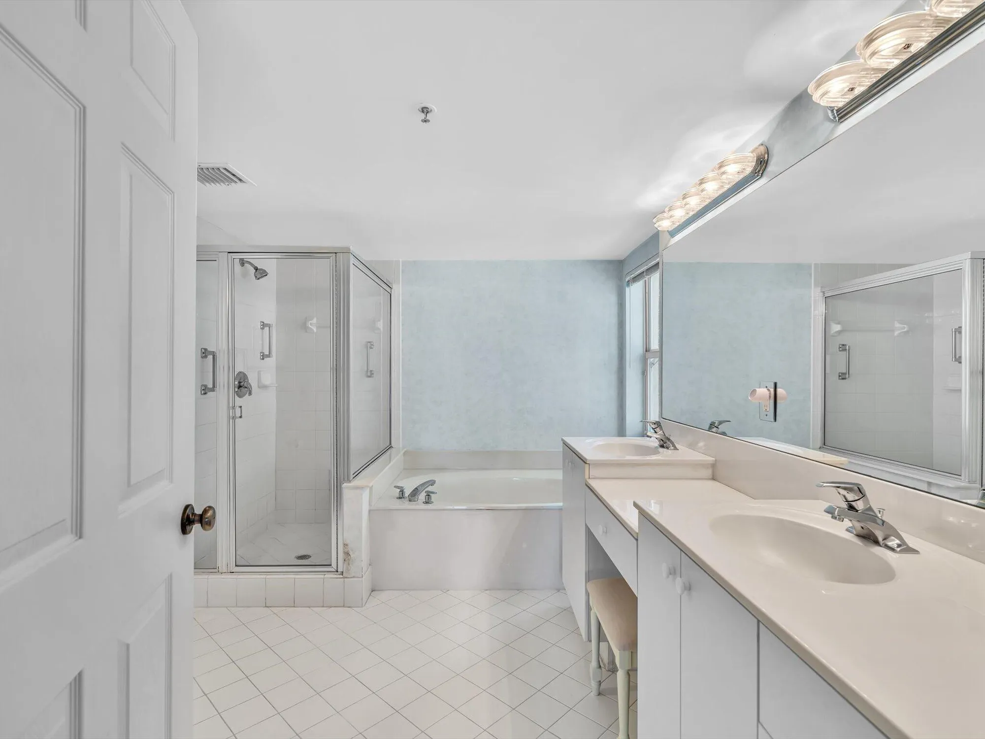 Property Slideshow image 21 of 61 | 12565 imperial isle dr 301, Boynton Beach, FL, 33437