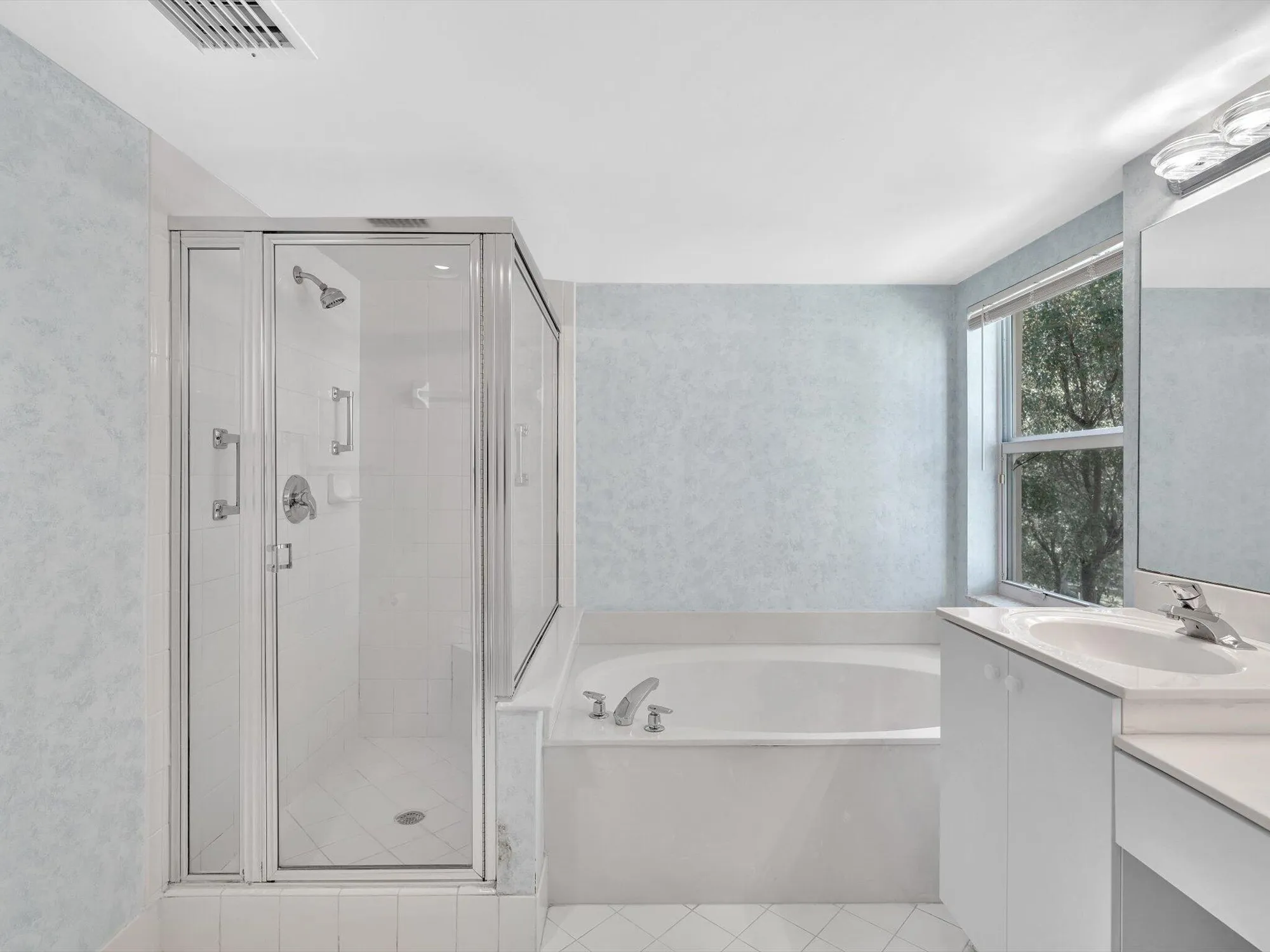 Property Slideshow image 24 of 61 | 12565 imperial isle dr 301, Boynton Beach, FL, 33437