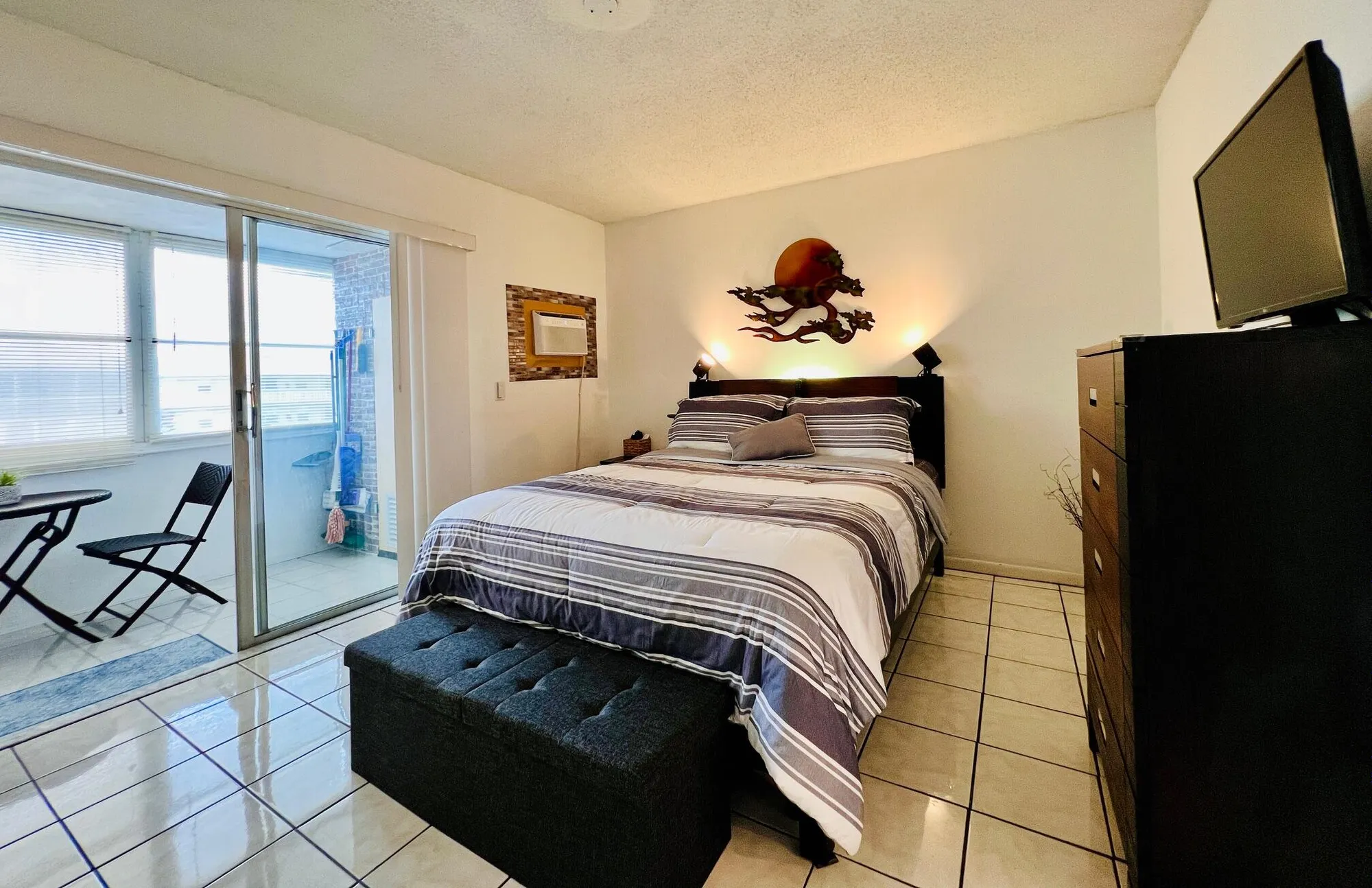 Property Slideshow image 6 of 14 | 135 dorchester f, West Palm Beach, FL, 33417