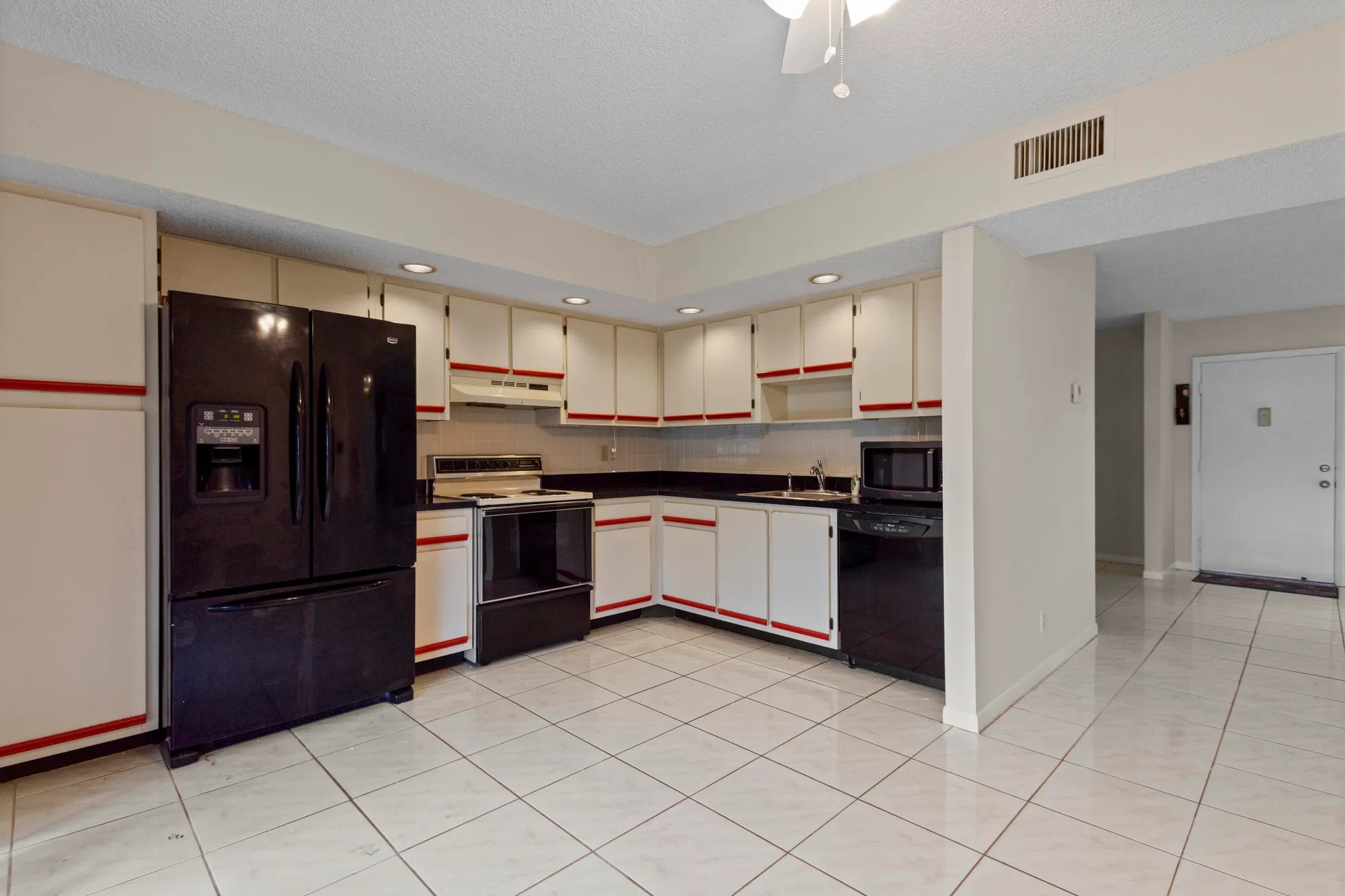 Property Slideshow image 9 of 39 | 5100 las verdes cir 119, Delray Beach, FL, 33484
