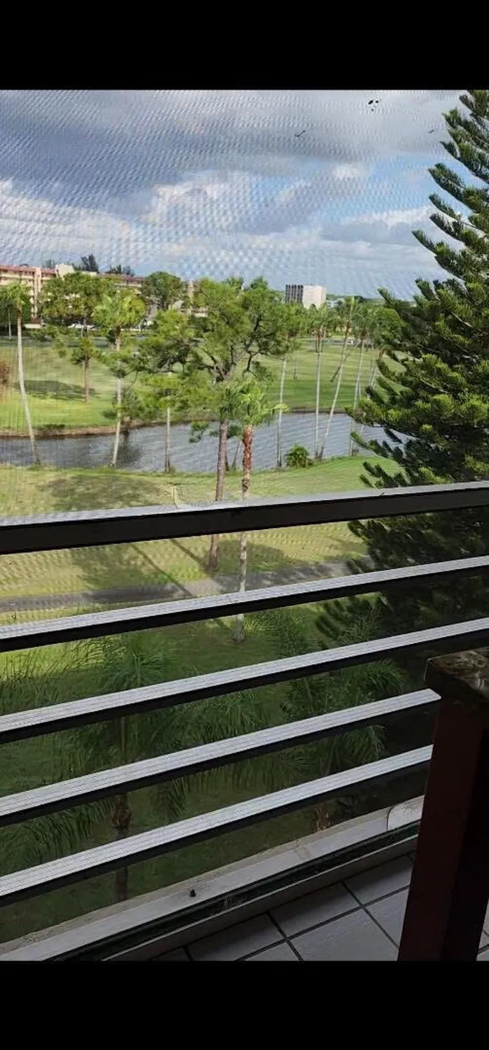 Property Slideshow image 3 of 21 | 3810 via poinciana apt 605, Lake Worth, FL, 33467