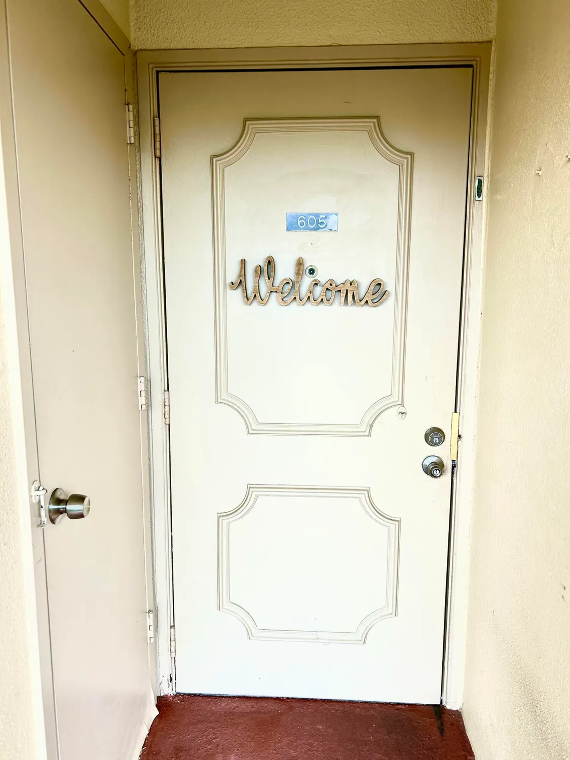 Property Slideshow image 4 of 21 | 3810 via poinciana apt 605, Lake Worth, FL, 33467