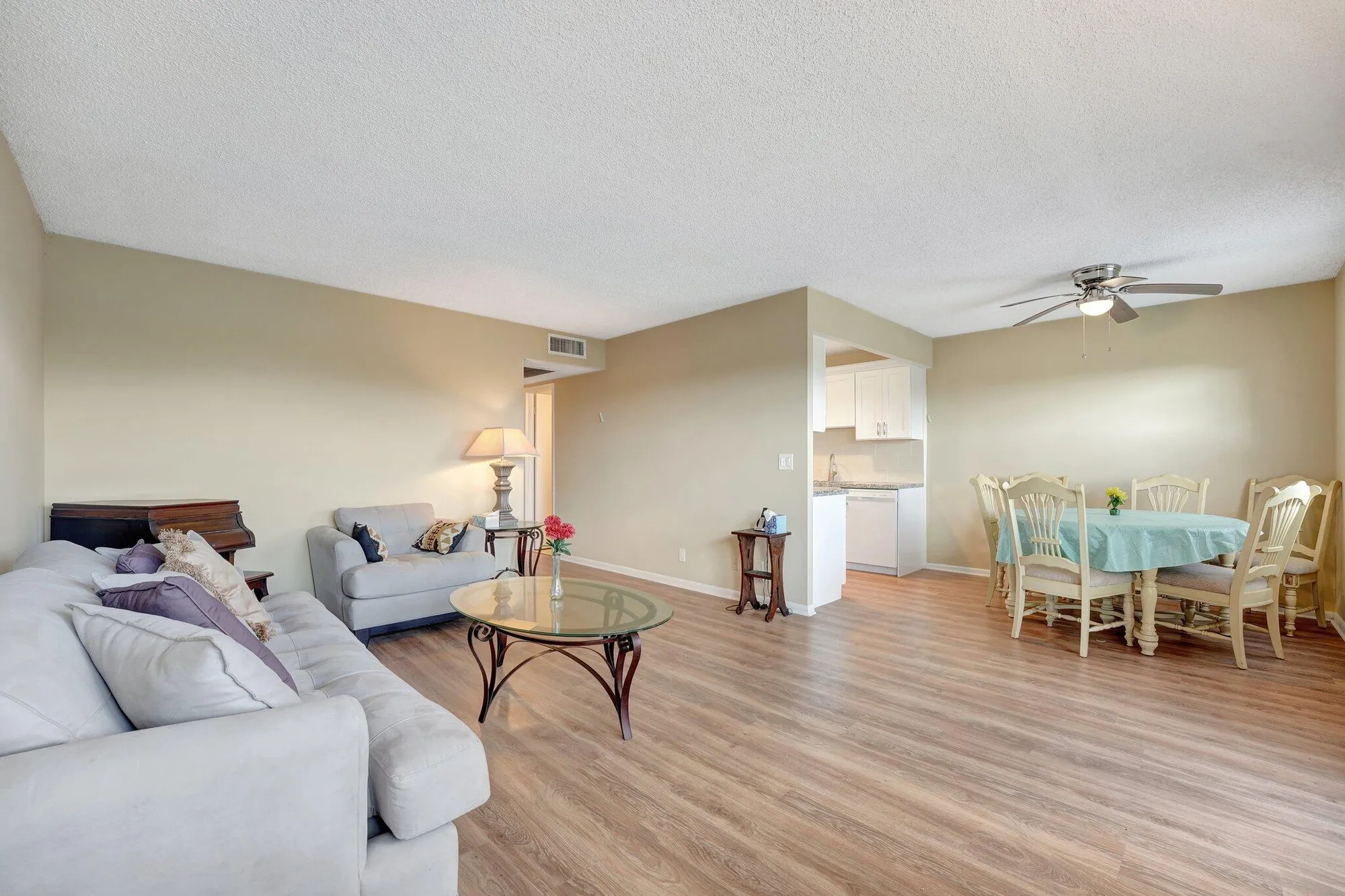 Property Slideshow image 5 of 37 | 4026 swansea b, Deerfield Beach, FL, 33442