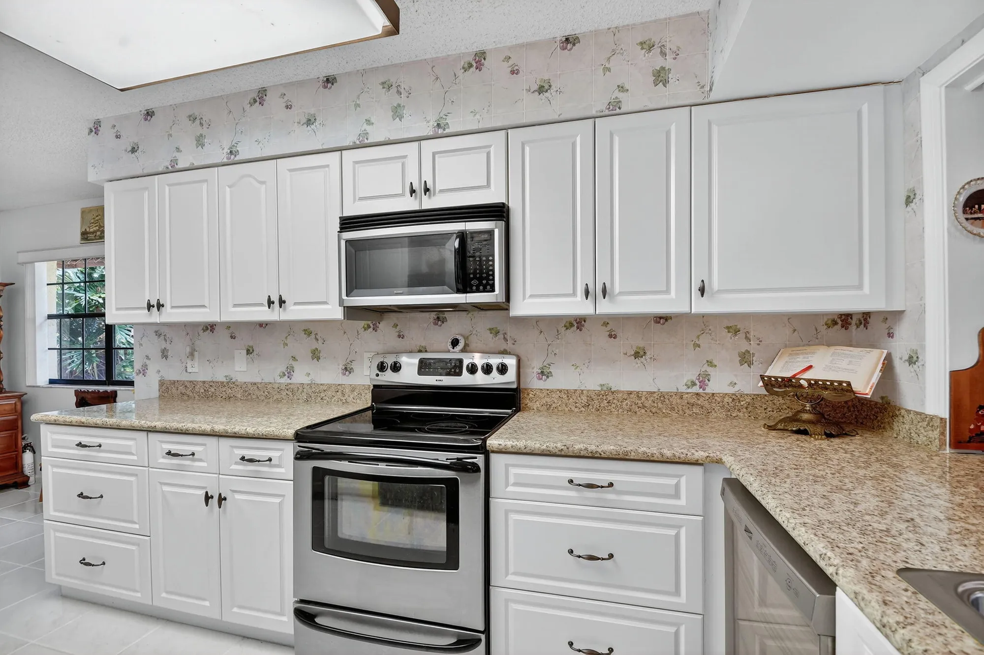 Property Slideshow image 11 of 57 | 6267 aspen glen ln # 201, Boynton Beach, FL, 33437