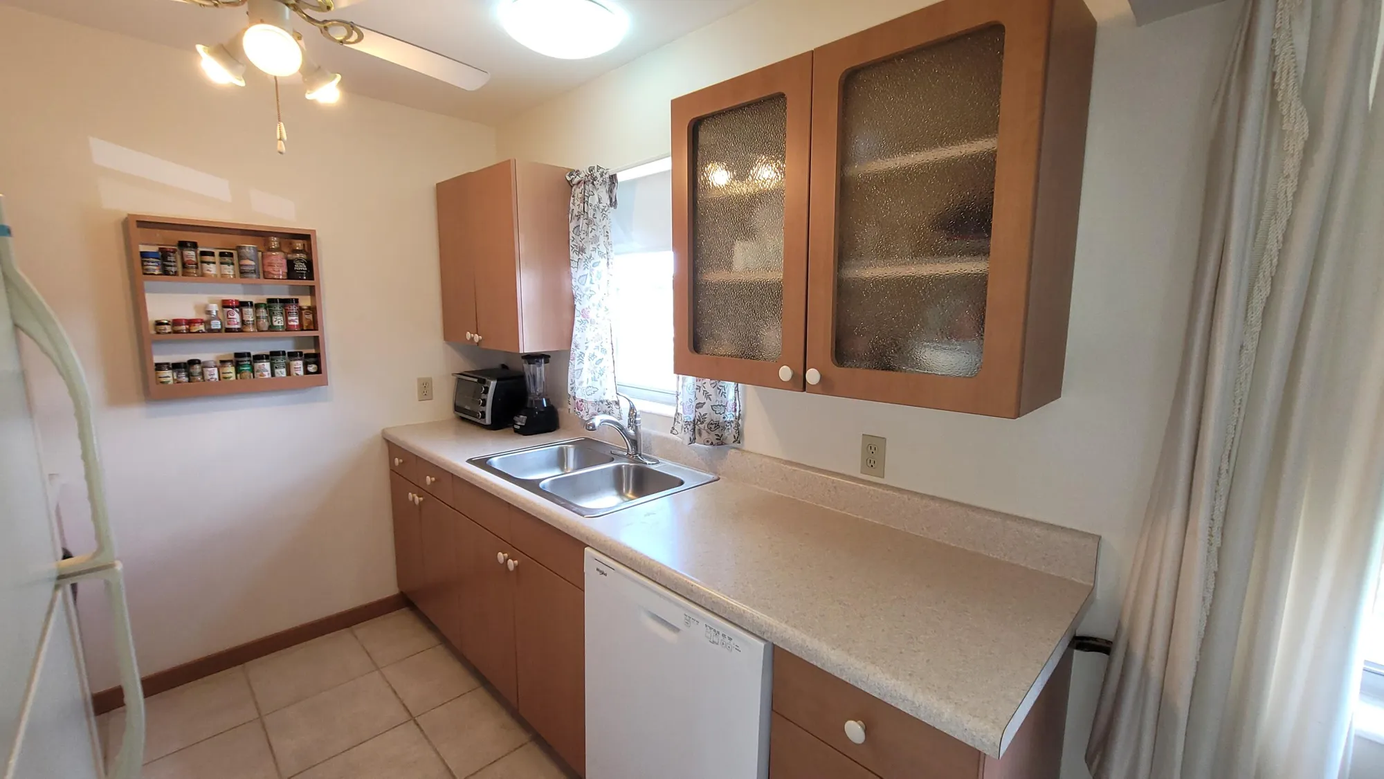 Property Slideshow image 10 of 49 | 232 canterbury j, West Palm Beach, FL, 33417