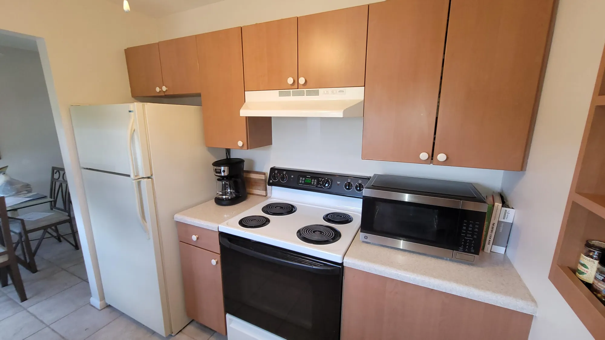 Property Slideshow image 11 of 49 | 232 canterbury j, West Palm Beach, FL, 33417