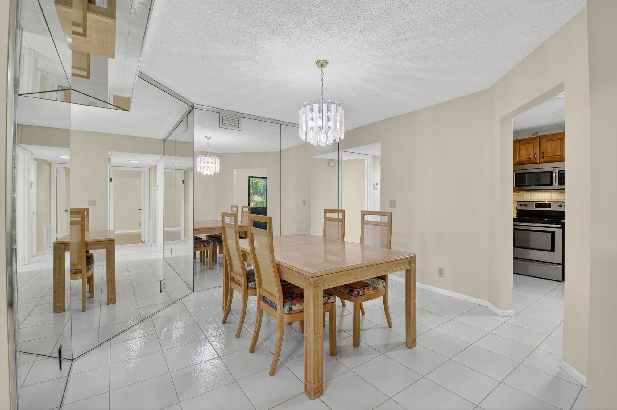 Property Slideshow image 8 of 45 | 10126 mangrove dr apt 102, Boynton Beach, FL, 33437