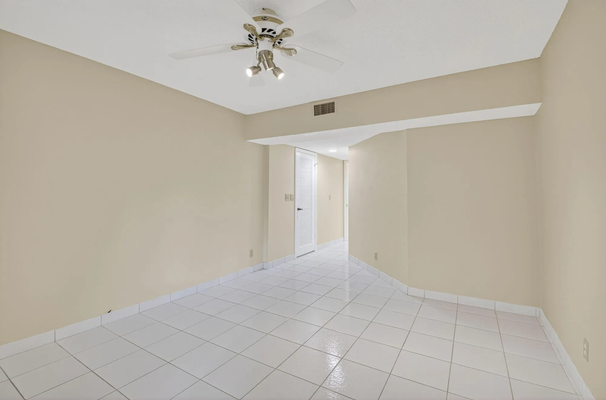 Property Slideshow image 21 of 45 | 10126 mangrove dr apt 102, Boynton Beach, FL, 33437