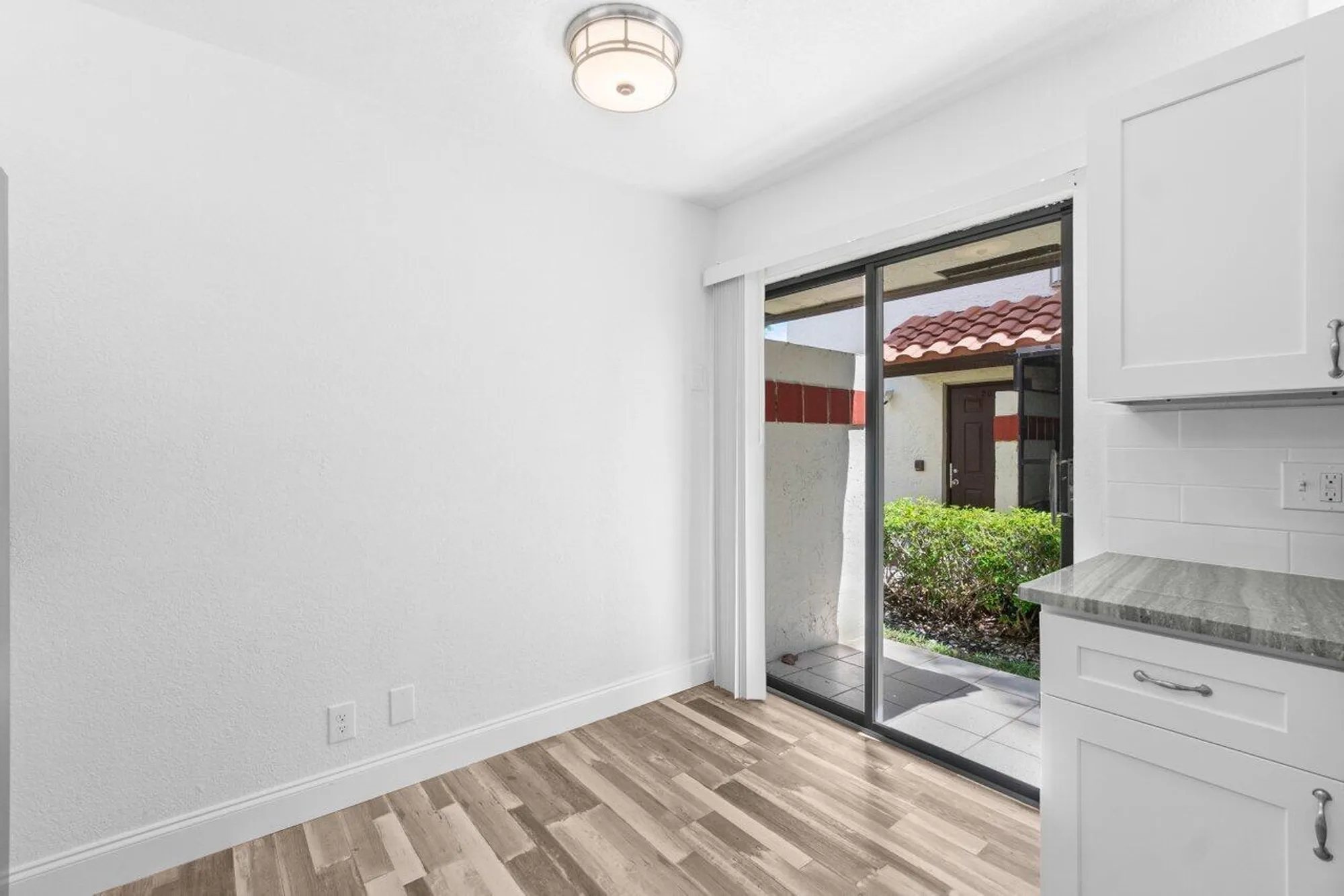 Property Slideshow image 7 of 26 | 10679 ocean palm way 101, Boynton Beach, FL, 33437