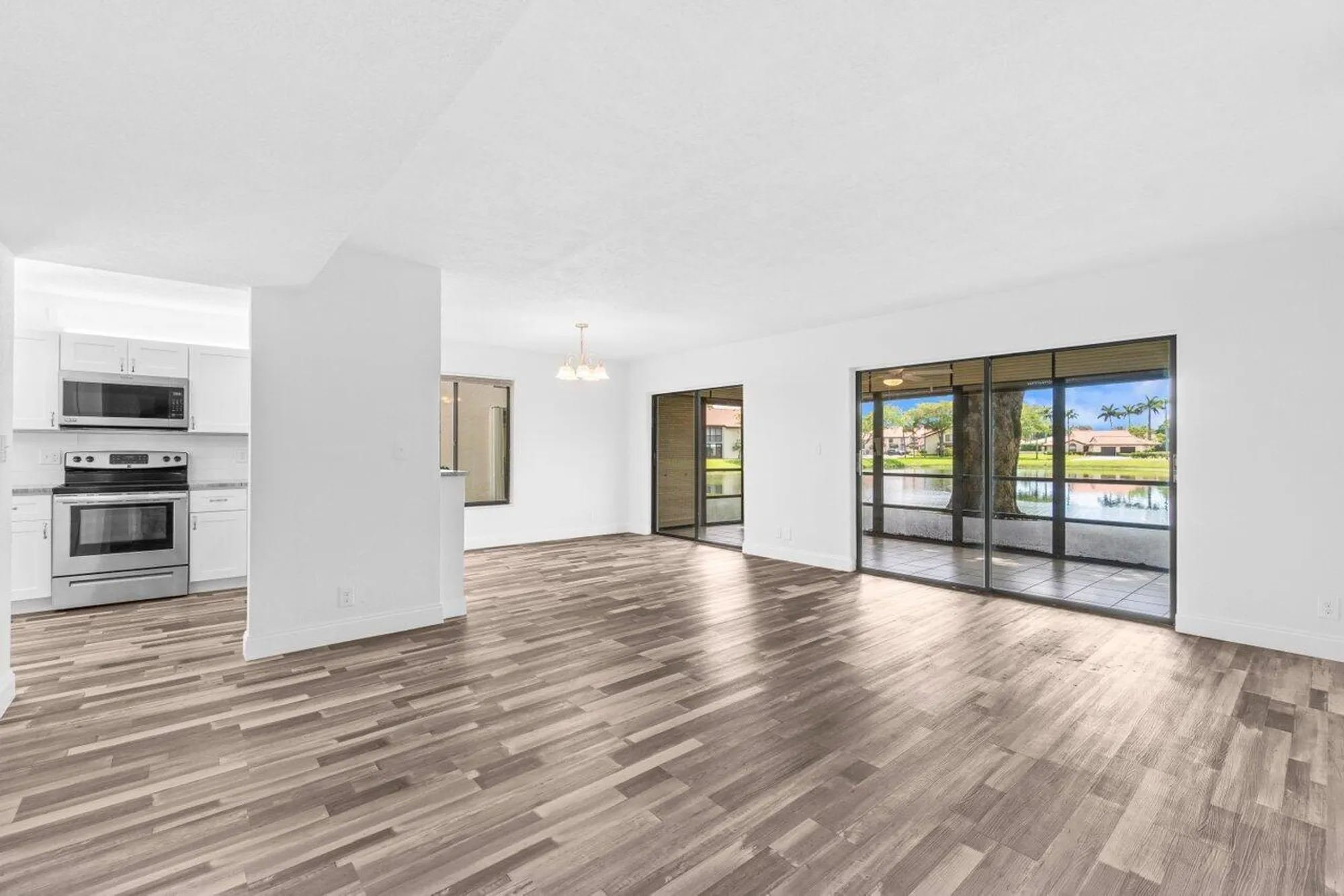 Property Slideshow image 8 of 26 | 10679 ocean palm way 101, Boynton Beach, FL, 33437