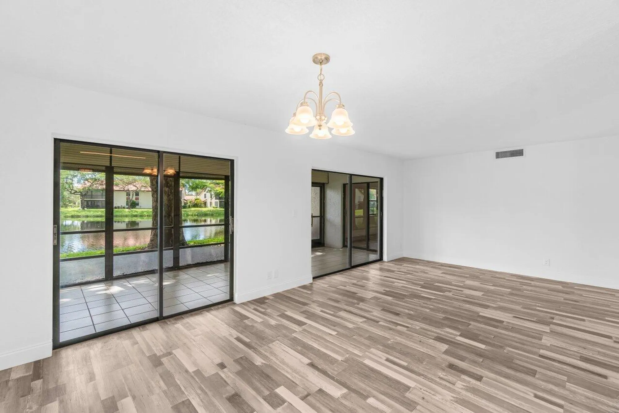 Property Slideshow image 11 of 26 | 10679 ocean palm way 101, Boynton Beach, FL, 33437