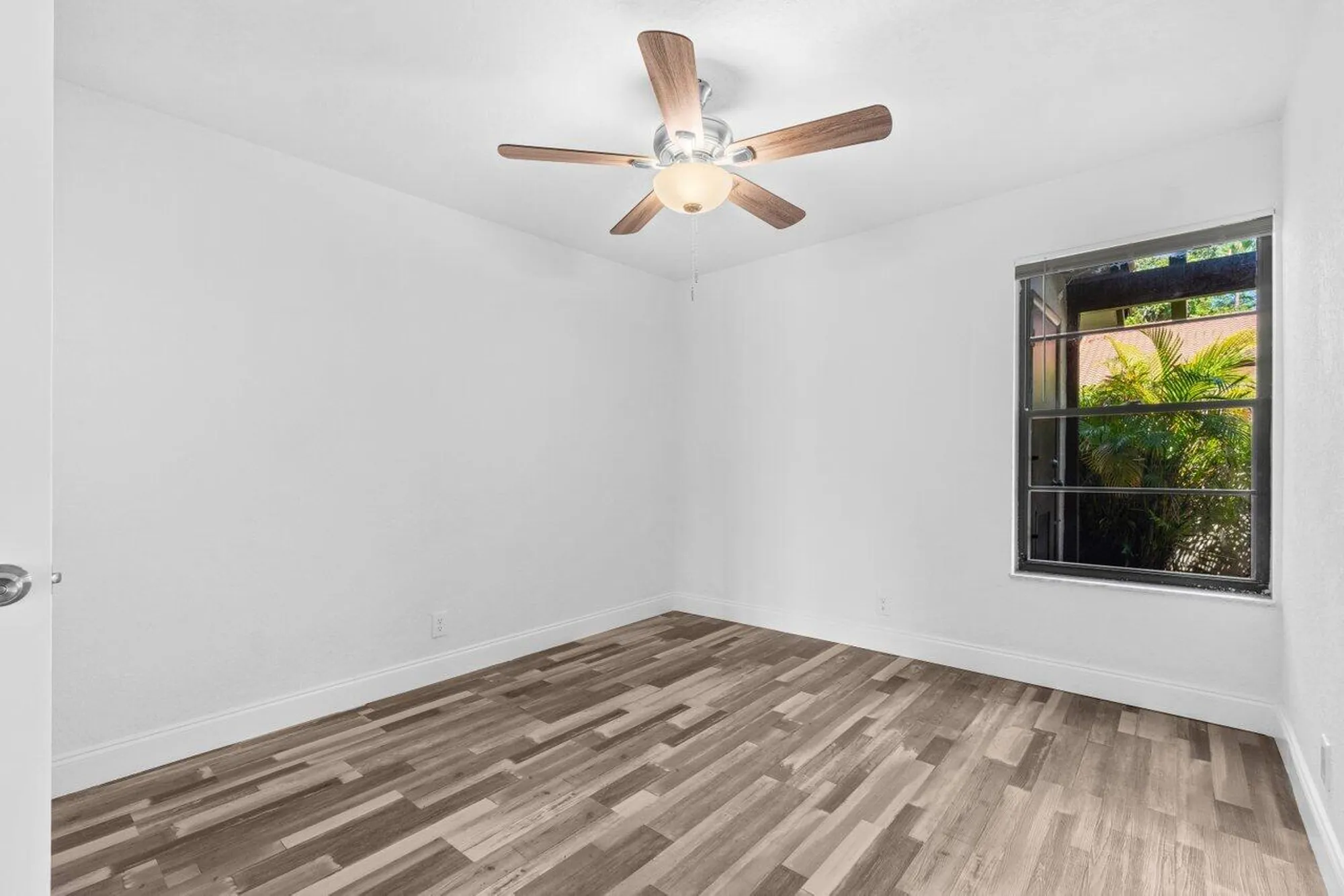 Property Slideshow image 13 of 26 | 10679 ocean palm way 101, Boynton Beach, FL, 33437