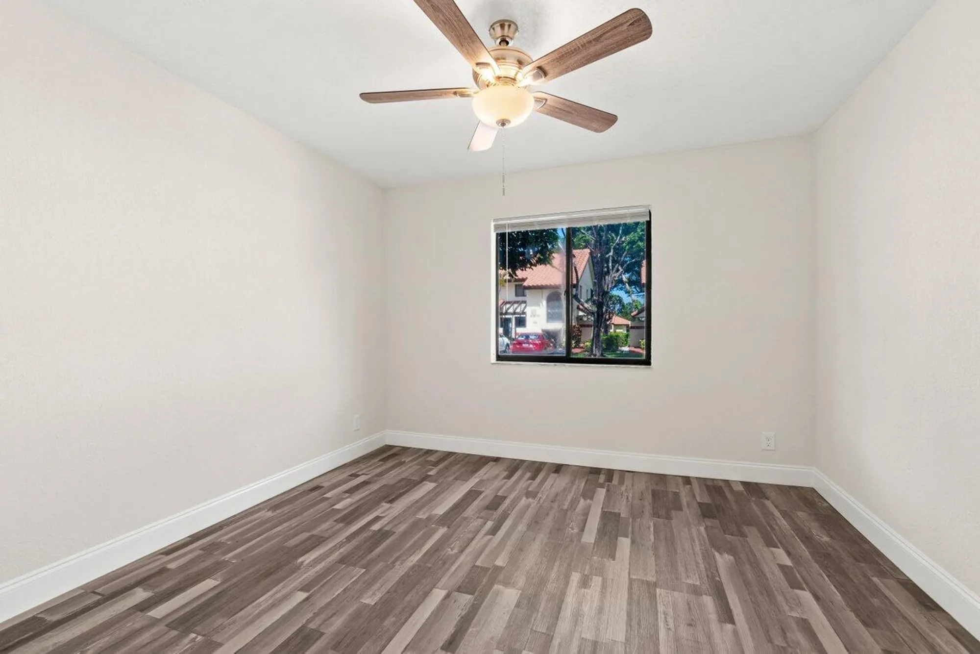 Property Slideshow image 14 of 26 | 10679 ocean palm way 101, Boynton Beach, FL, 33437