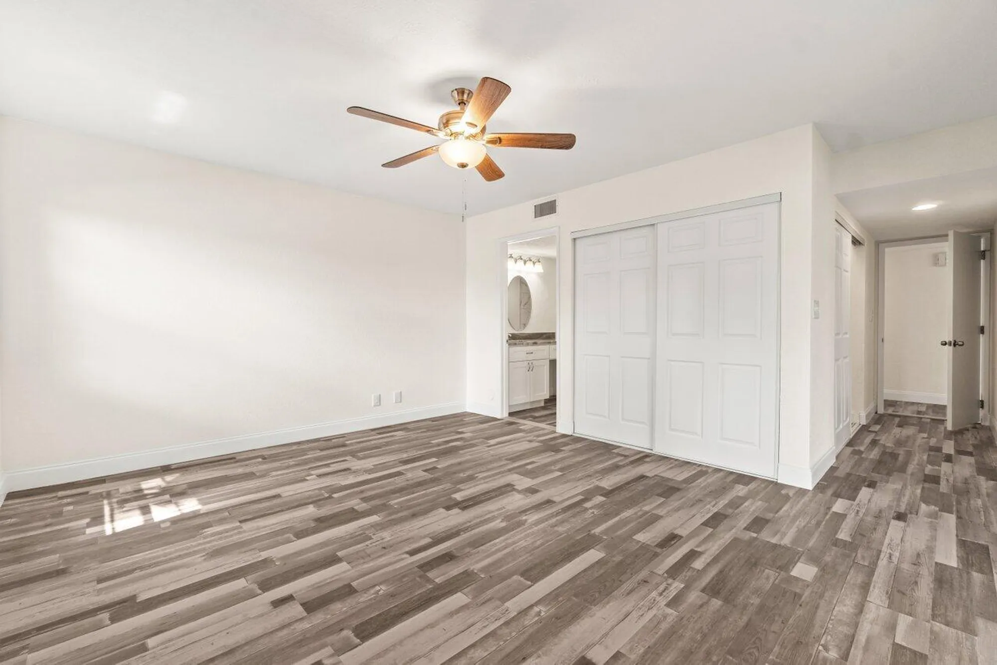 Property Slideshow image 20 of 26 | 10679 ocean palm way 101, Boynton Beach, FL, 33437