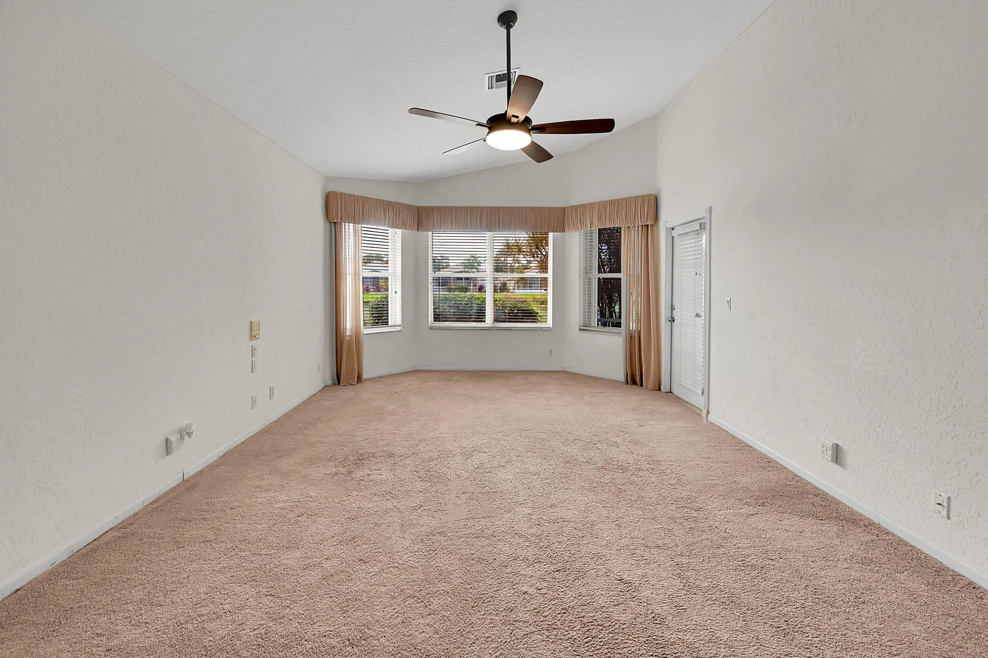 Property Slideshow image 14 of 43 | 10382 utopia cir, Boynton Beach, FL, 33437