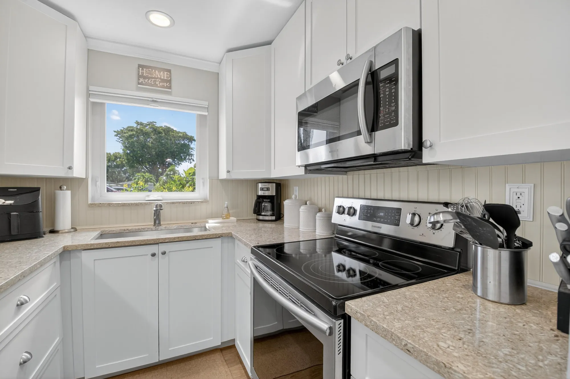 Property Slideshow image 12 of 37 | 557 high point dr c, Delray Beach, FL, 33445