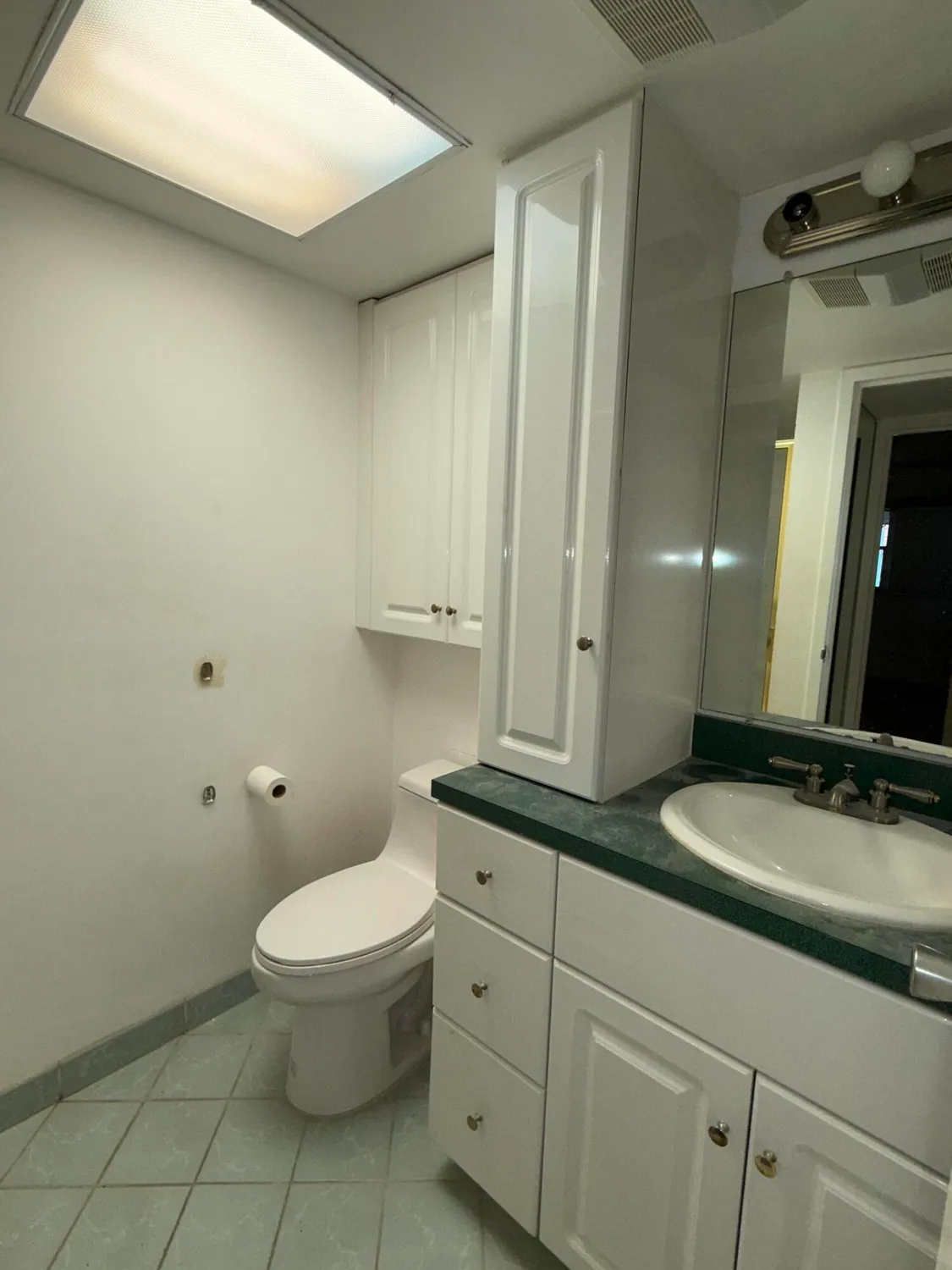 Property Slideshow image 14 of 15 | 225 seville j, Delray Beach, FL, 33446