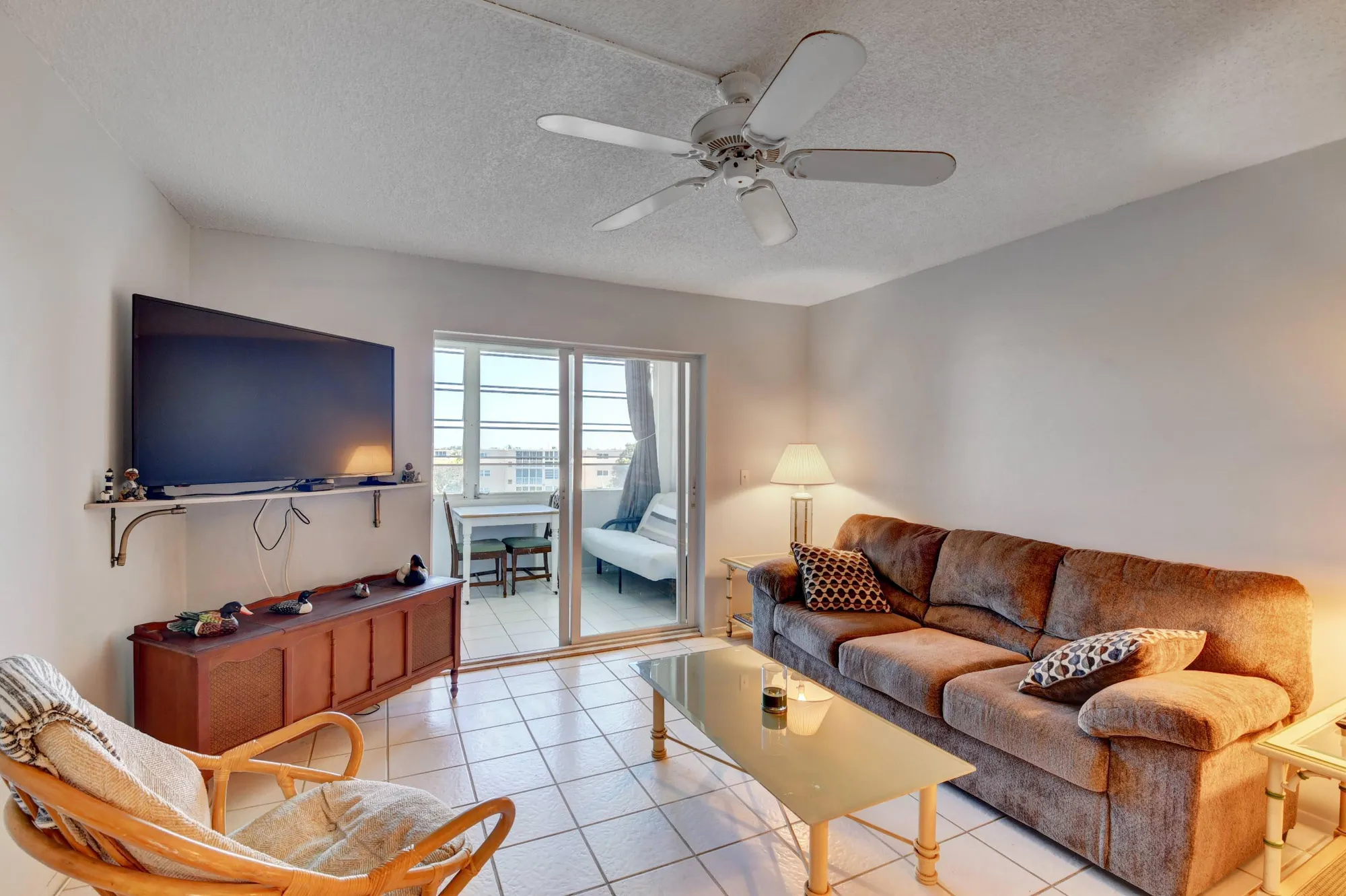 Property Slideshow image 8 of 42 | 2620 ne 1st ct 403, Boynton Beach, FL, 33435