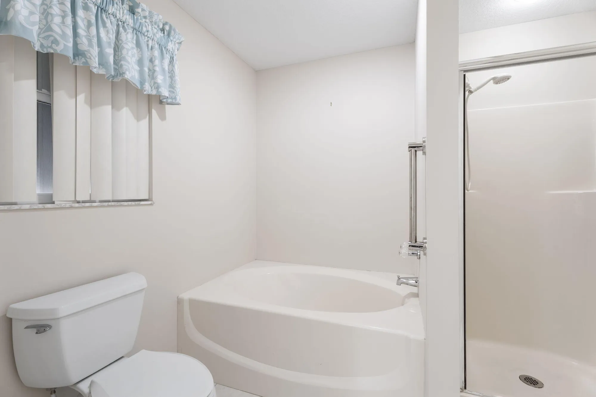 Property Slideshow image 19 of 35 | 532 paurotis ln, Fort Pierce, FL, 34982