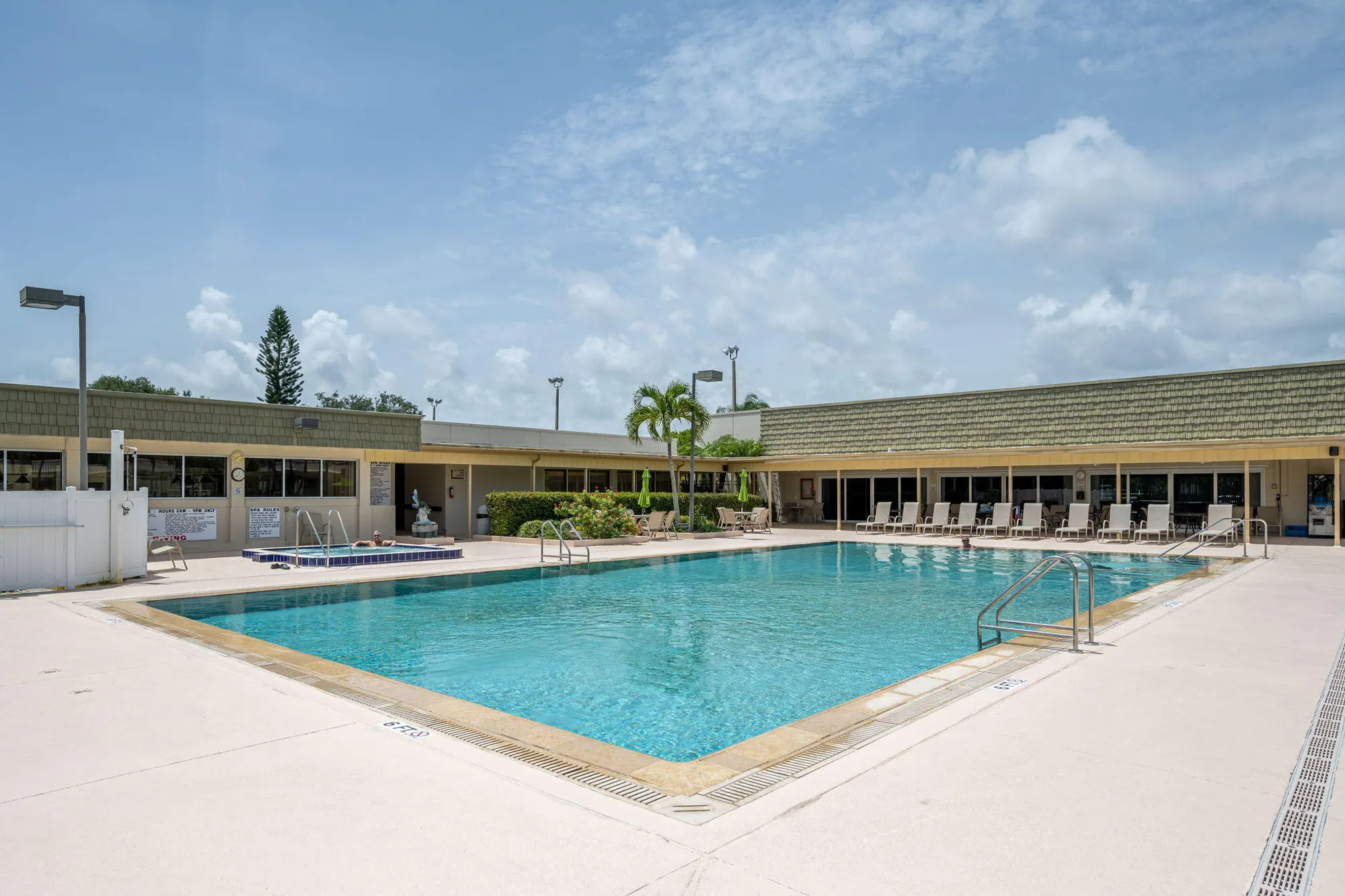 Property Slideshow image 32 of 39 | 40 vista gardens trl apt 202, Vero Beach, FL, 32962