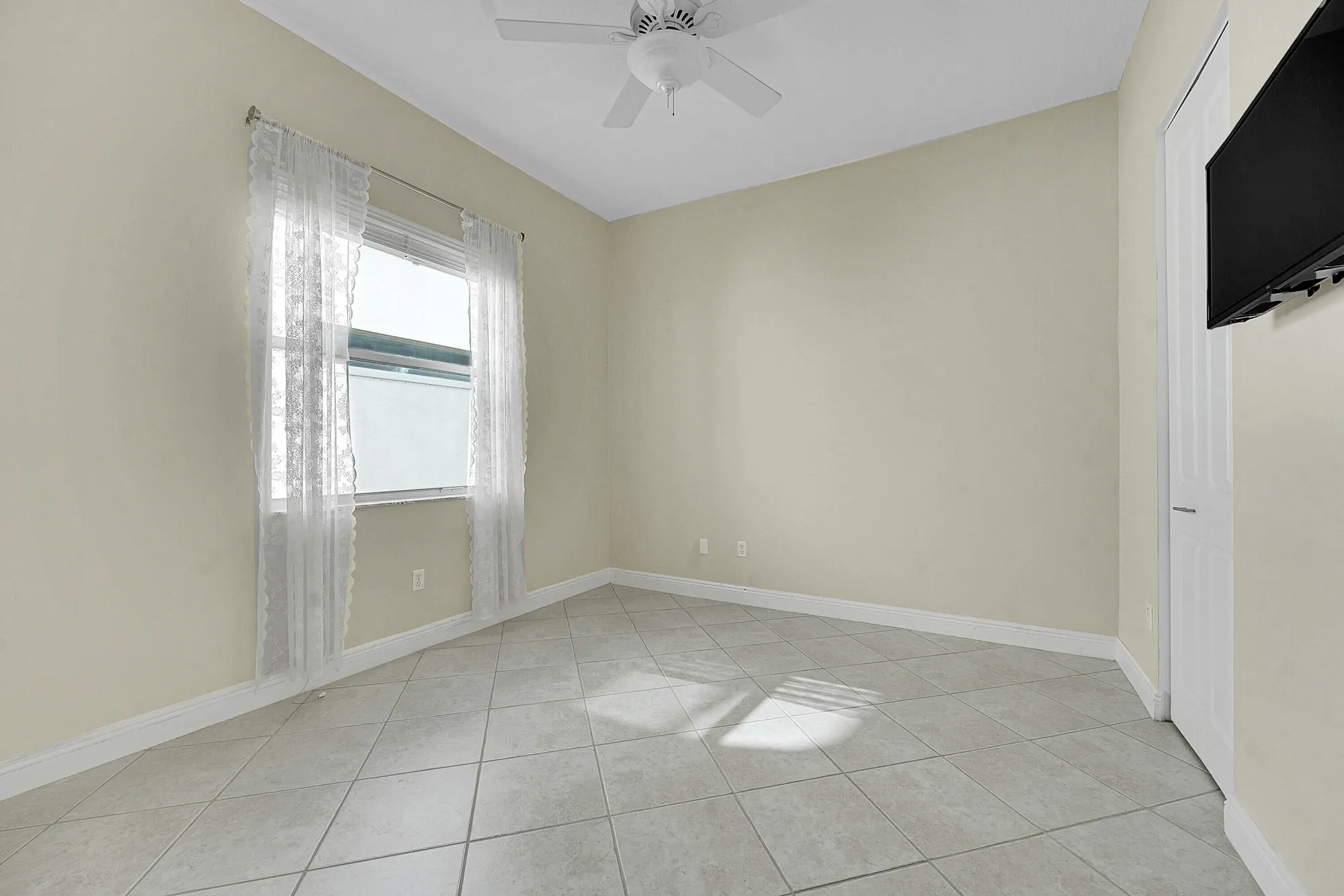 Property Slideshow image 22 of 59 | 11460 sw fieldstone way, Port Saint Lucie, FL, 34987