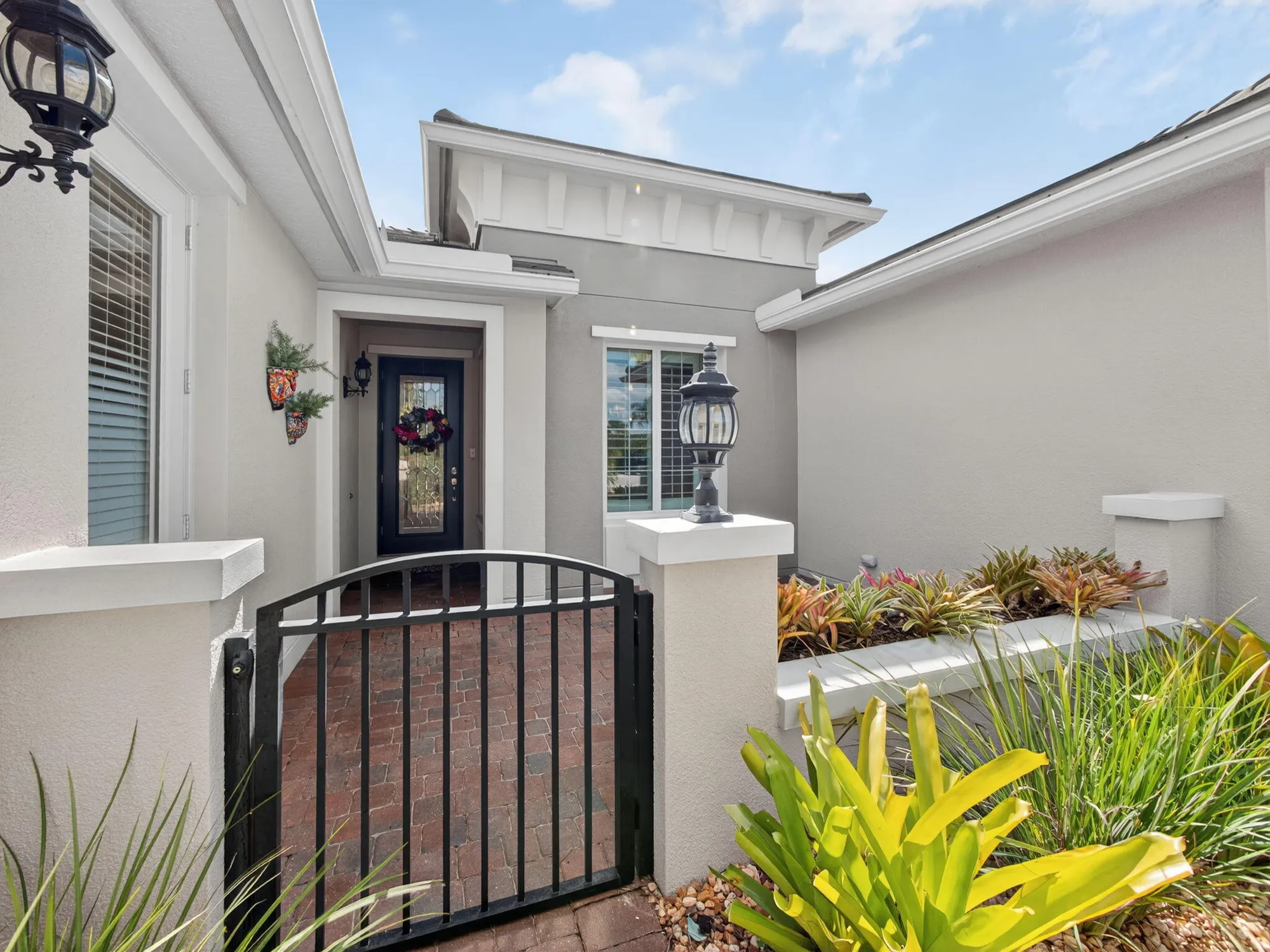 Property Slideshow image 18 of 27 | 10102 sw cypress wood ct, Port Saint Lucie, FL, 34987