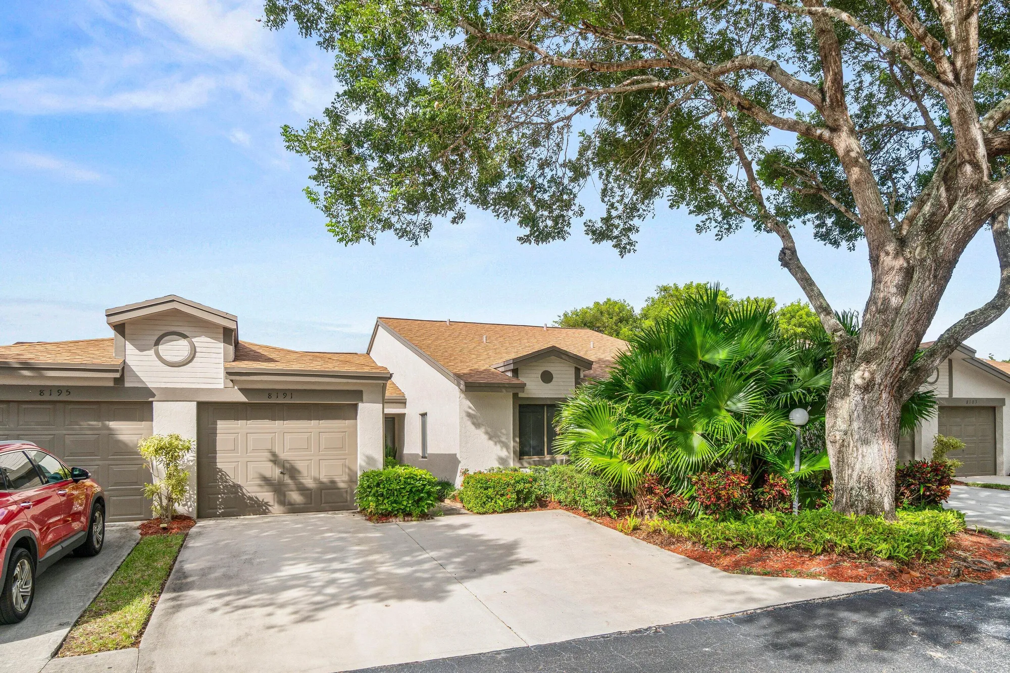 Property Slideshow image 2 of 34 | 8191 whispering palm dr, Boca Raton, FL, 33496