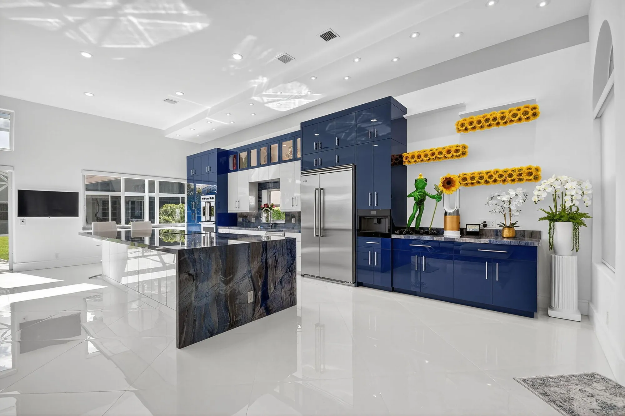 Property Slideshow image 9 of 111 | 6430 three lakes ln, Boynton Beach, FL, 33437