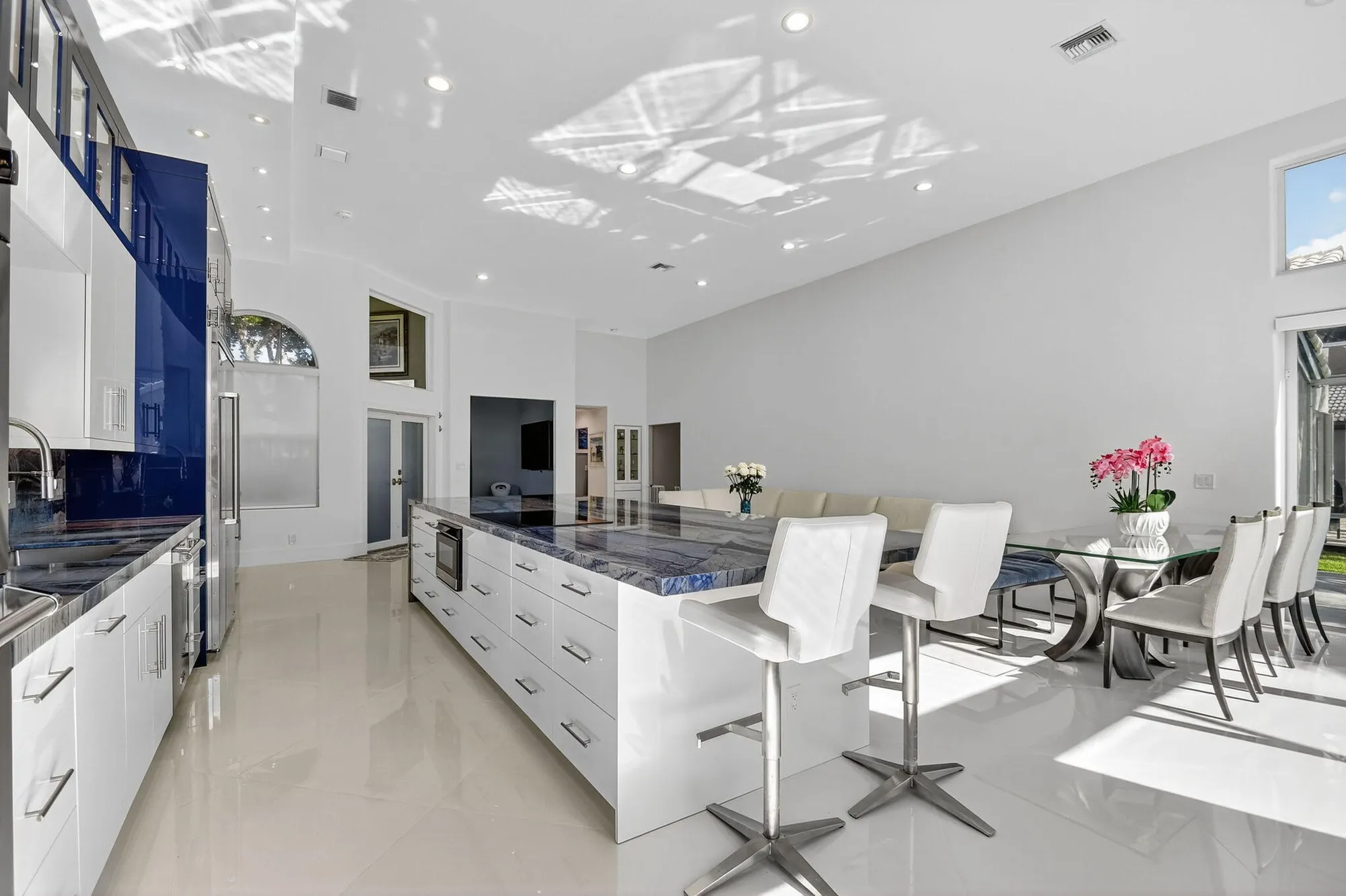 Property Slideshow image 15 of 111 | 6430 three lakes ln, Boynton Beach, FL, 33437