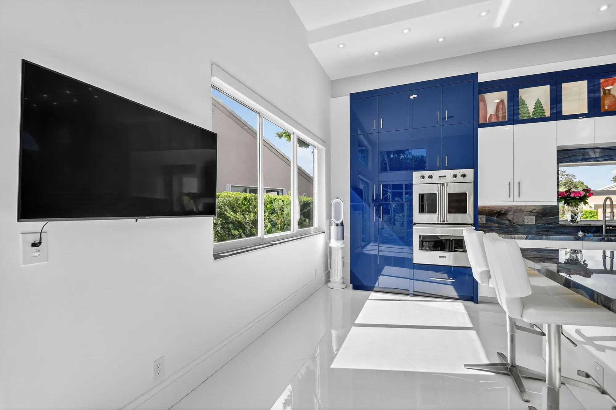 Property Slideshow image 18 of 111 | 6430 three lakes ln, Boynton Beach, FL, 33437