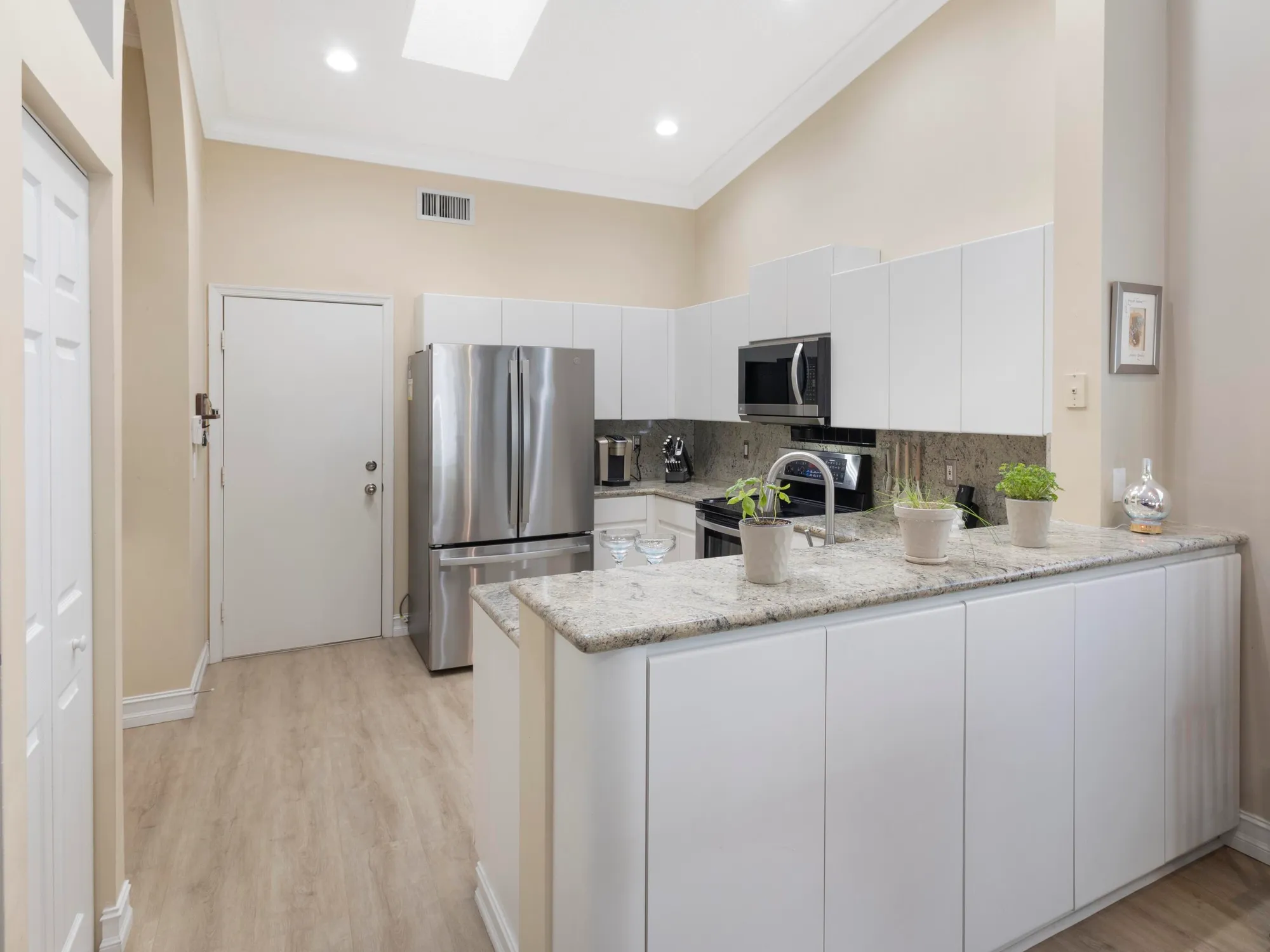 Property Slideshow image 14 of 42 | 9734 harbour lake cir, Boynton Beach, FL, 33437
