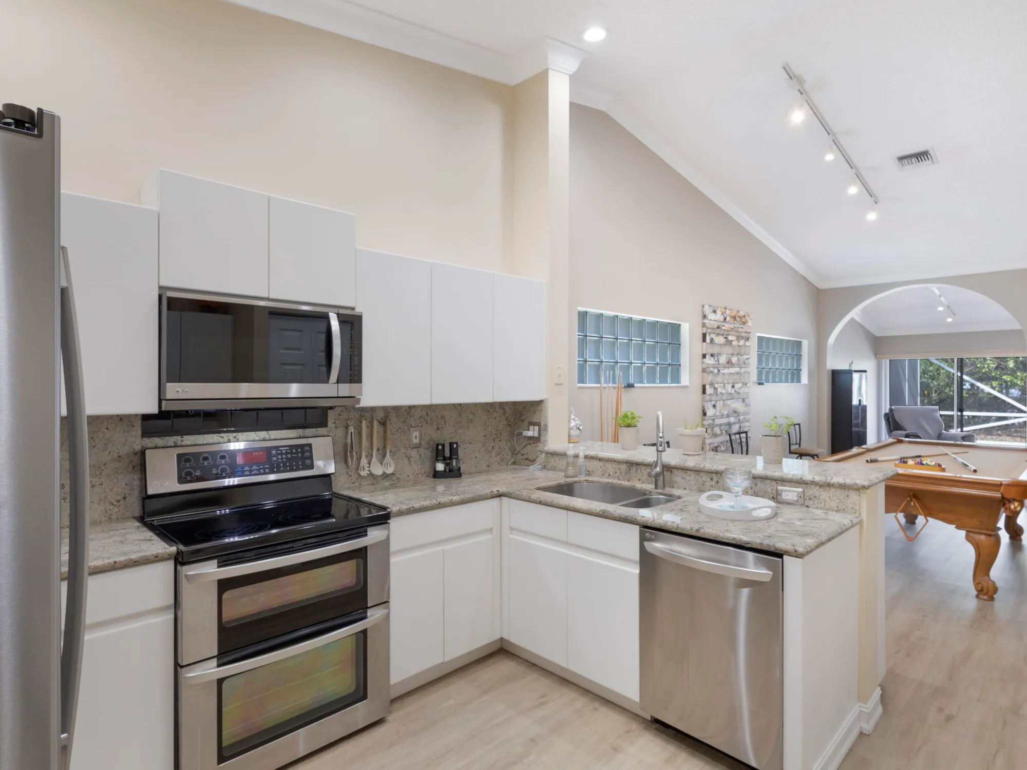 Property Slideshow image 15 of 42 | 9734 harbour lake cir, Boynton Beach, FL, 33437