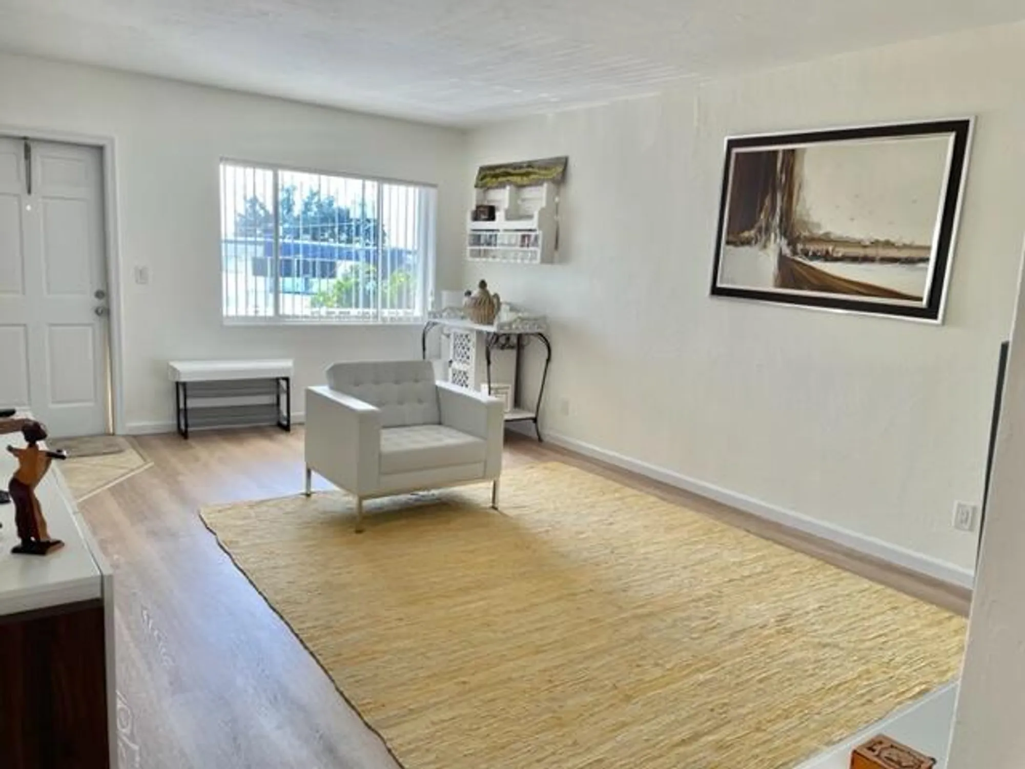 Property Slideshow image 6 of 36 | 2840 cynthia ln apt 202, Lake Worth Beach, FL, 33461