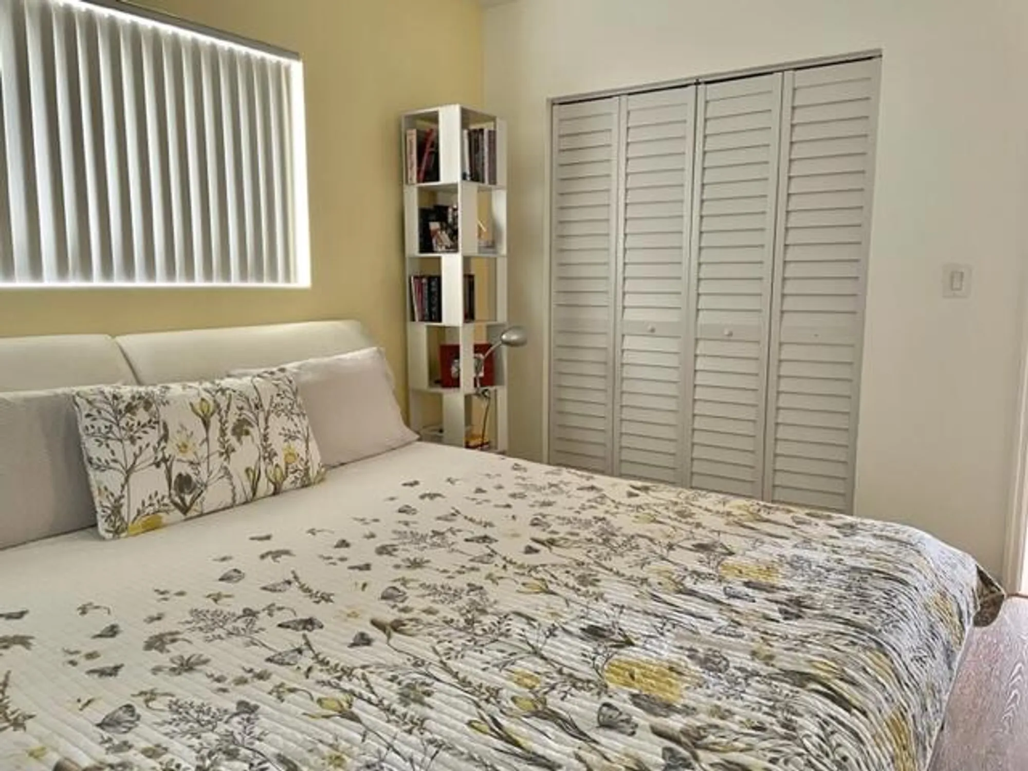 Property Slideshow image 17 of 36 | 2840 cynthia ln apt 202, Lake Worth Beach, FL, 33461
