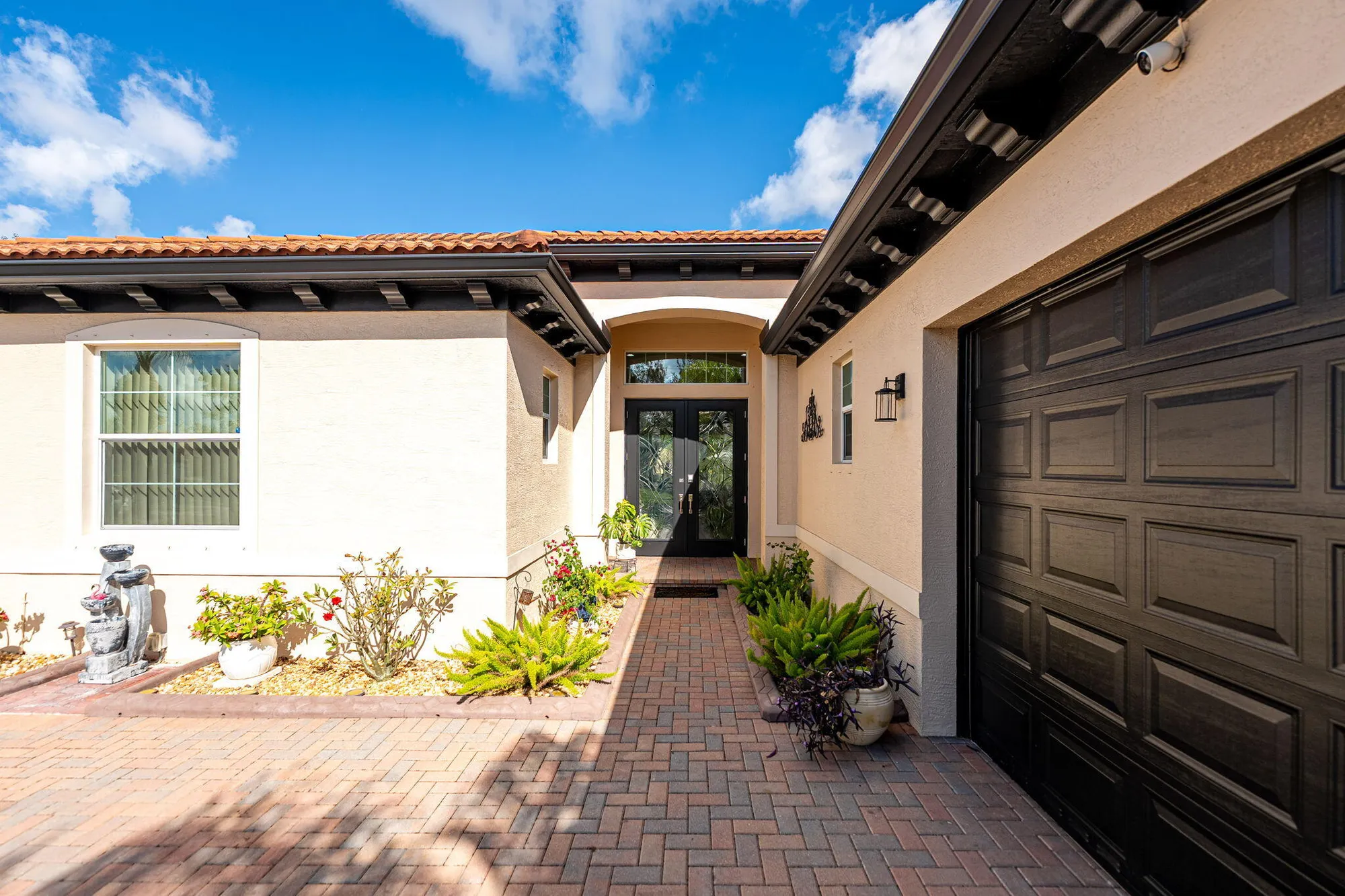 Property Slideshow image 10 of 73 | 11357 sw hillcrest cir, Port Saint Lucie, FL, 34987