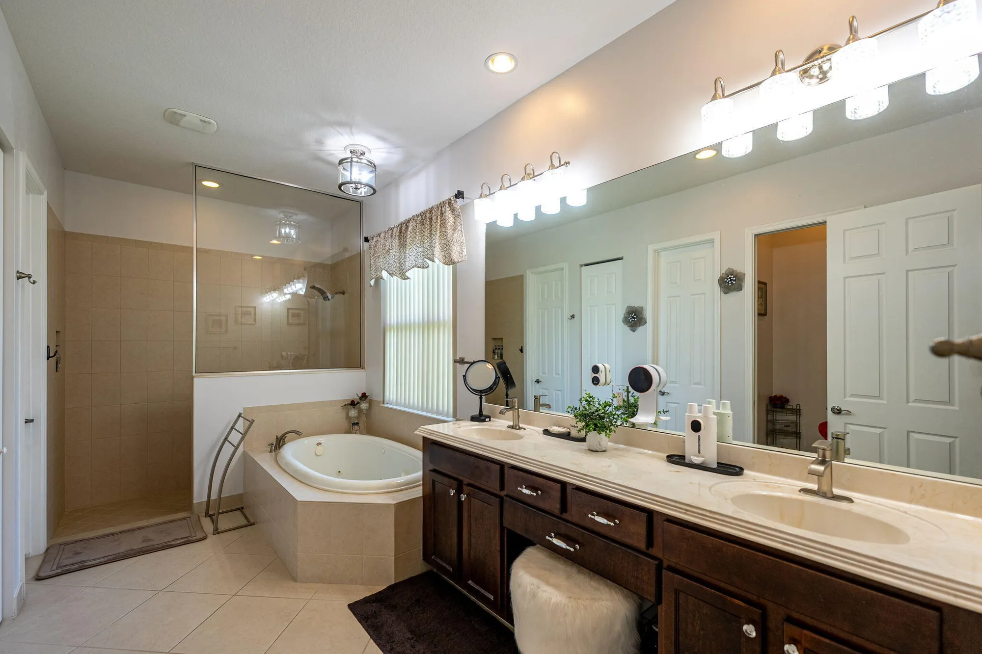 Property Slideshow image 33 of 73 | 11357 sw hillcrest cir, Port Saint Lucie, FL, 34987