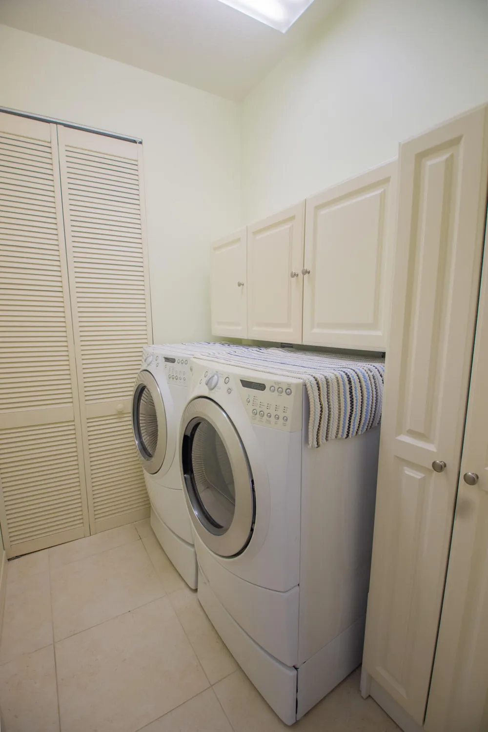 Property Slideshow image 12 of 34 | 439 nw lismore ln, Port Saint Lucie, FL, 34986