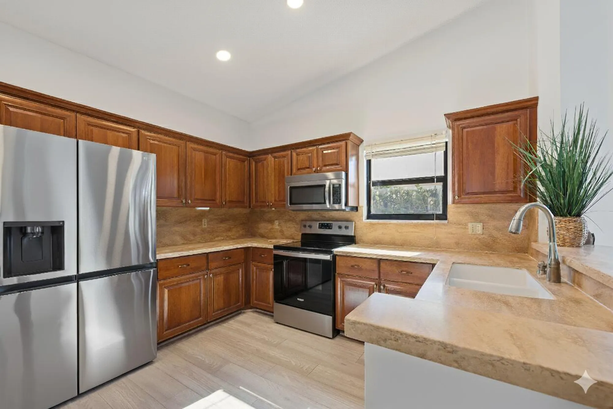 Property Slideshow image 13 of 43 | 4680 catamaran cir, Boynton Beach, FL, 33436