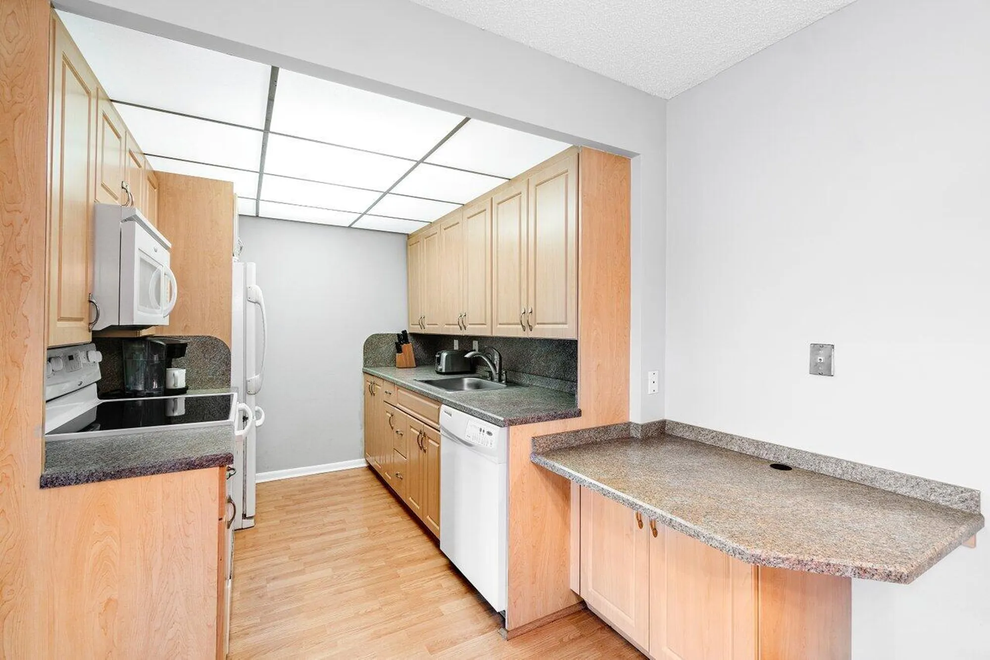 Property Slideshow image 8 of 33 | 2046 rexford c, Boca Raton, FL, 33434