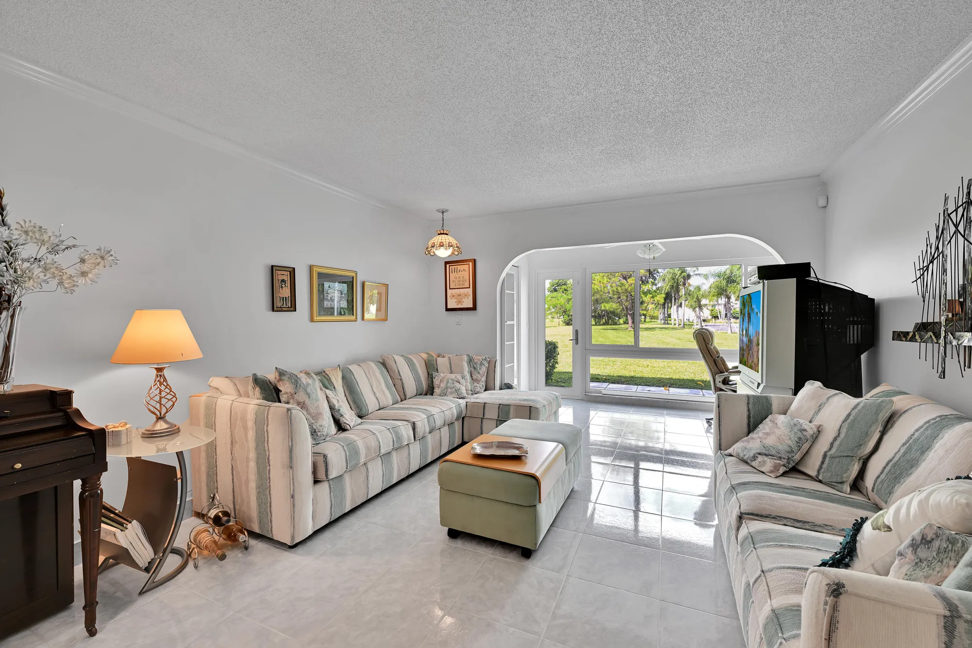 Property Slideshow image 5 of 24 | 13791 flora pl d, Delray Beach, FL, 33484