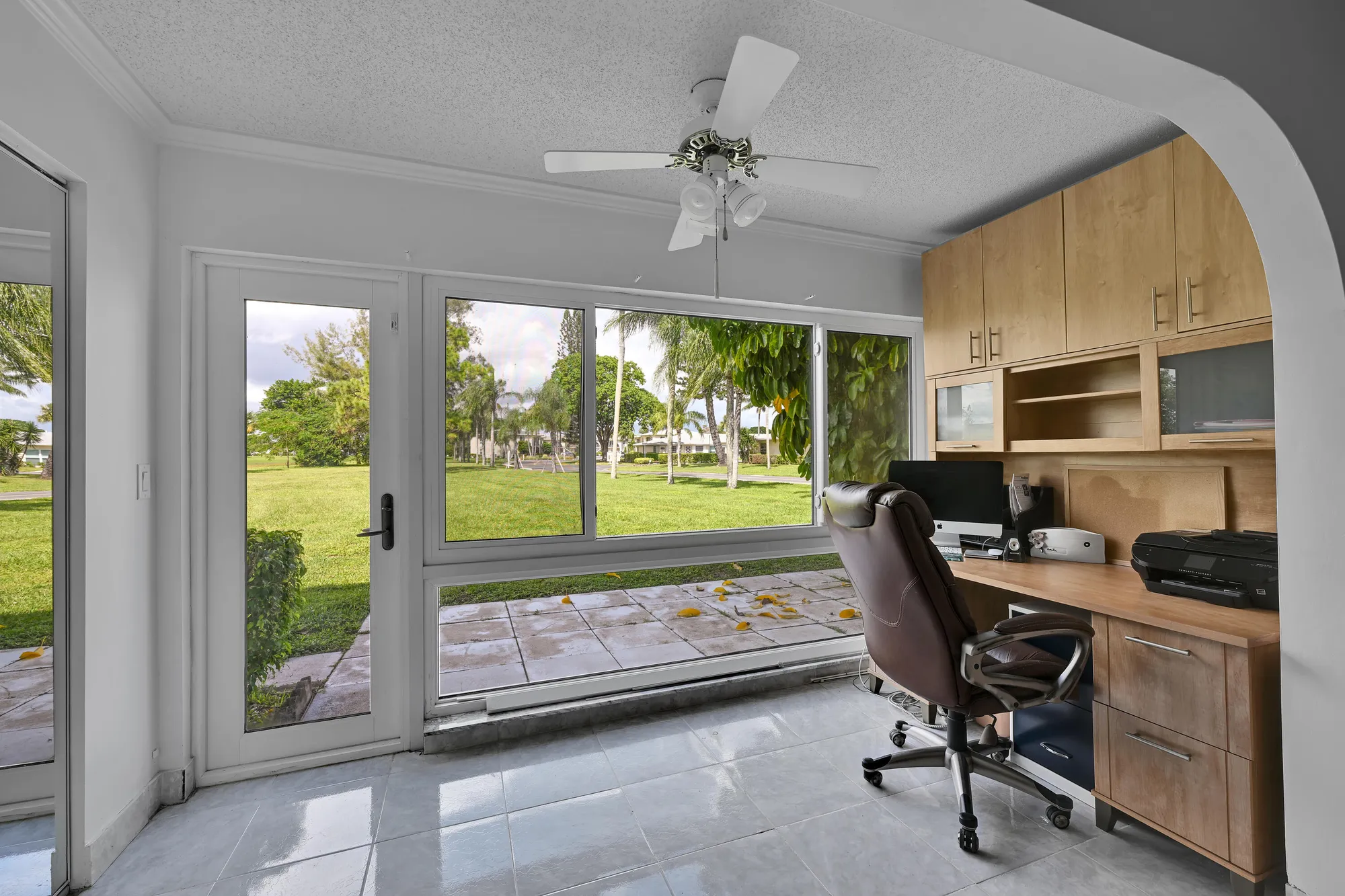 Property Slideshow image 10 of 24 | 13791 flora pl d, Delray Beach, FL, 33484