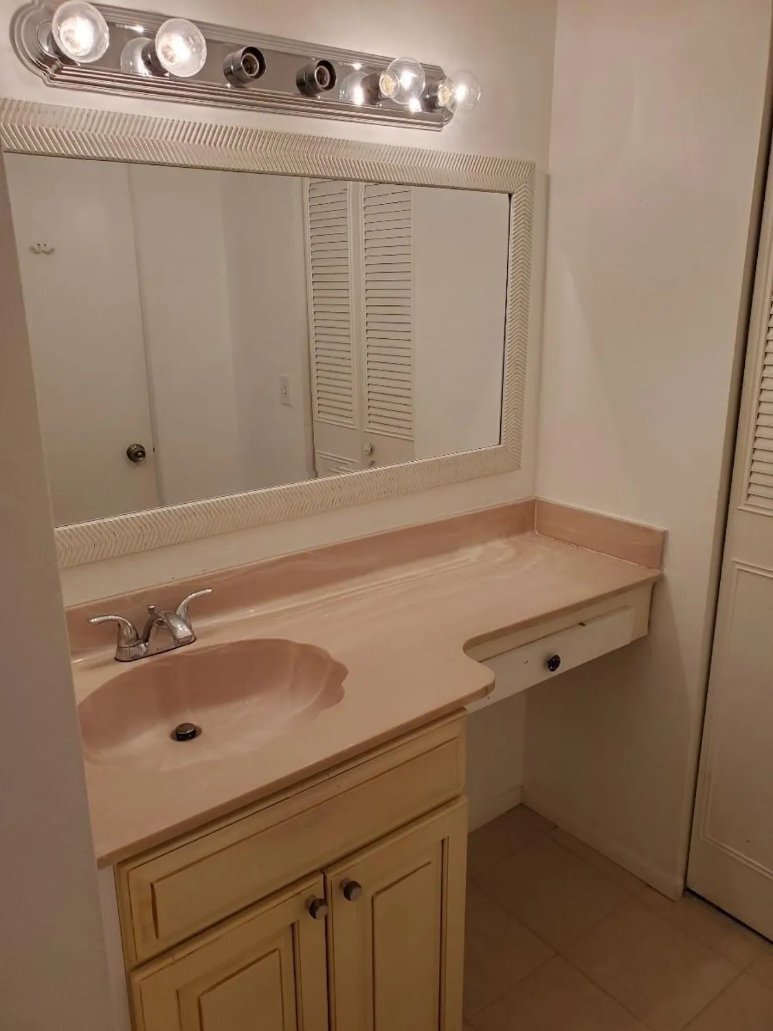 Property Slideshow image 11 of 14 | 235 lake dora dr # 235, West Palm Beach, FL, 33411