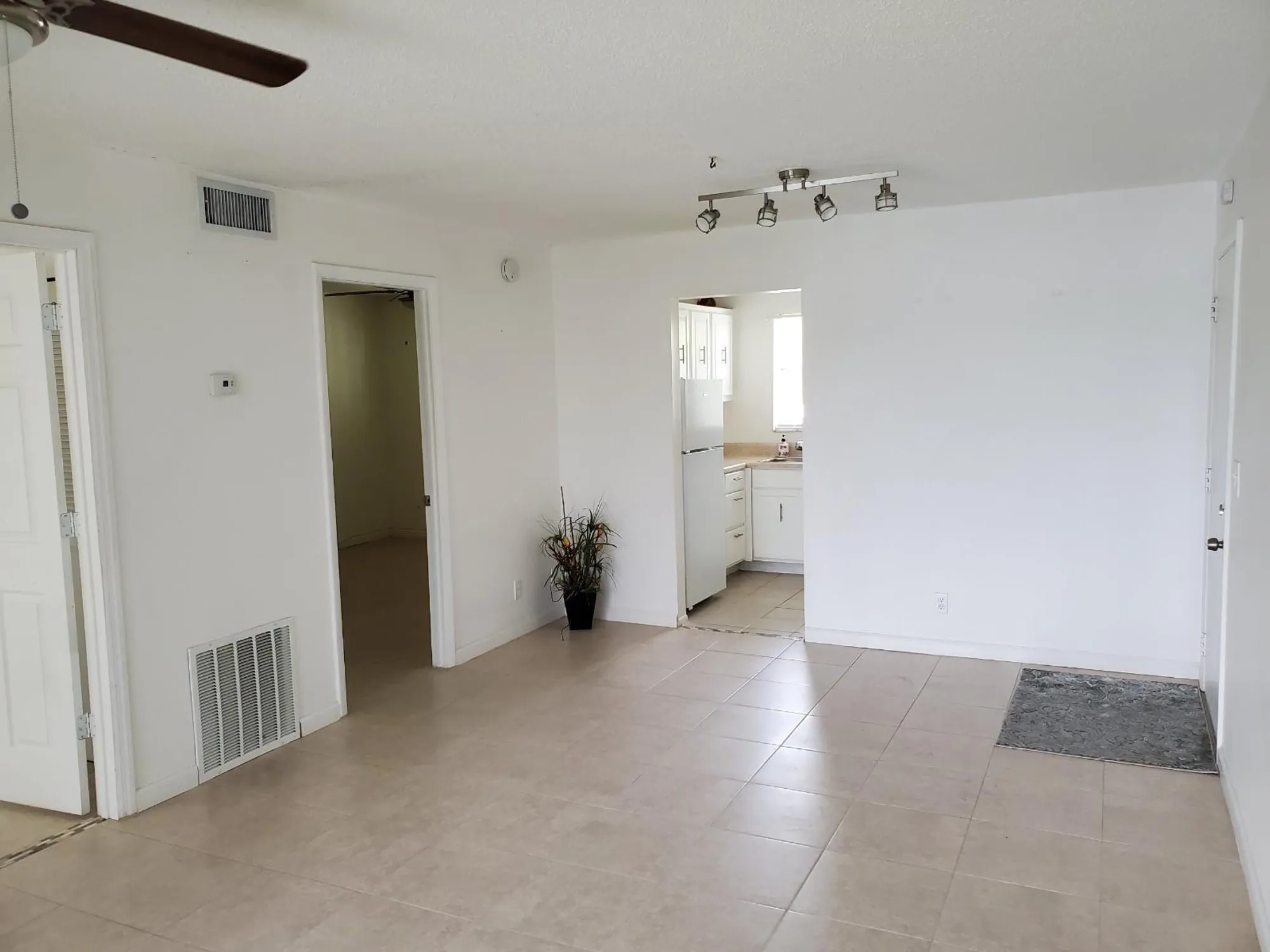 Property Slideshow image 13 of 14 | 235 lake dora dr # 235, West Palm Beach, FL, 33411