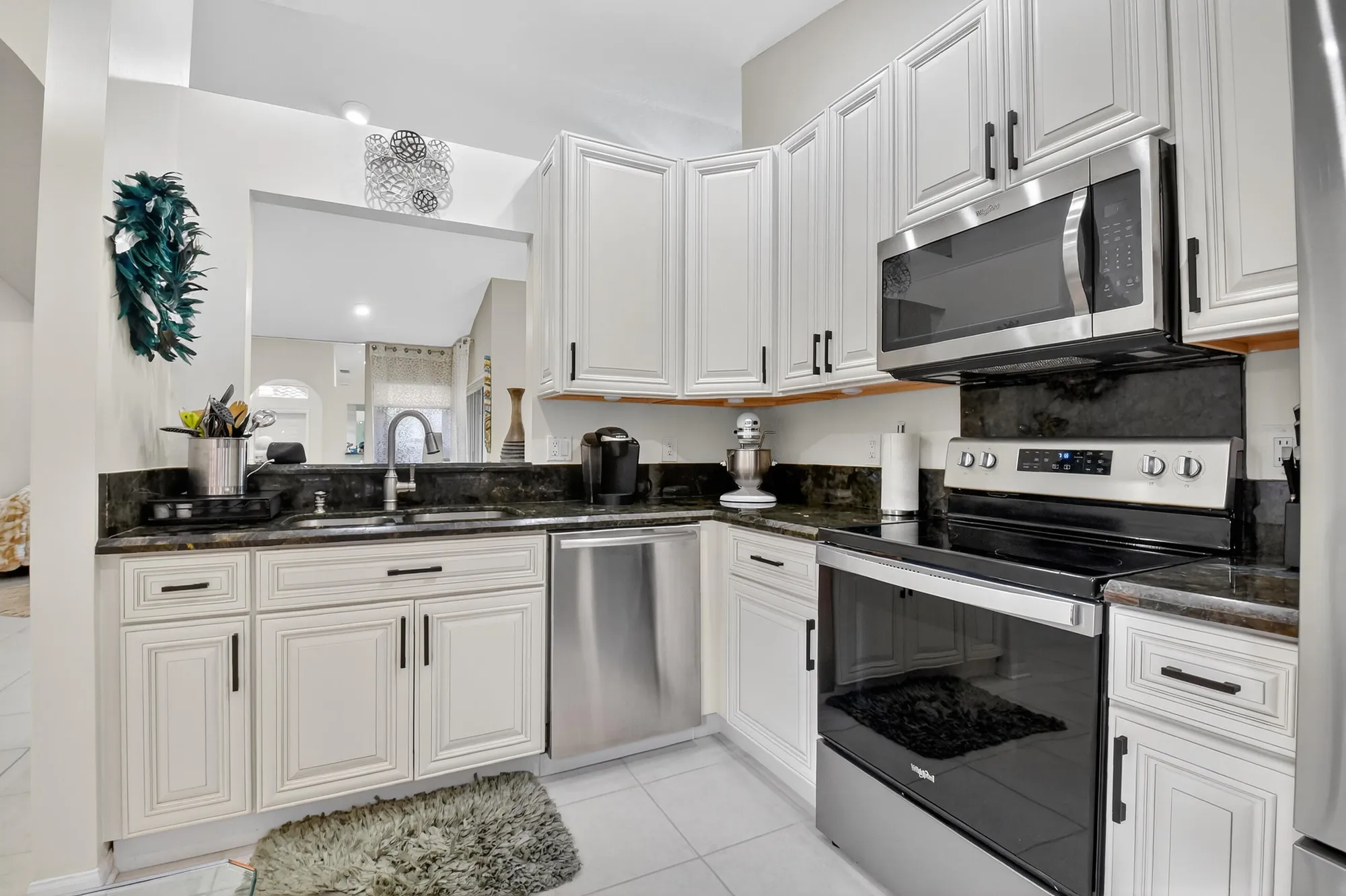 Property Slideshow image 13 of 63 | 7173 whitfield ave, Boynton Beach, FL, 33437