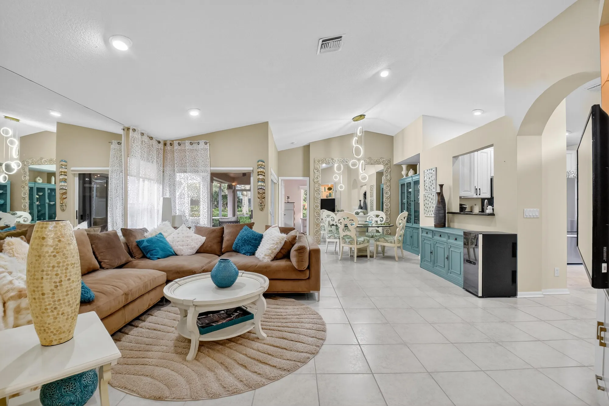 Property Slideshow image 19 of 63 | 7173 whitfield ave, Boynton Beach, FL, 33437