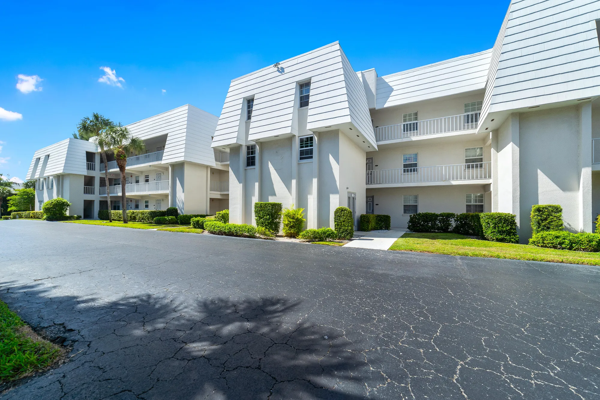 Property Slideshow image 17 of 28 | 1170 sugar sands blvd 407, Riviera Beach, FL, 33404