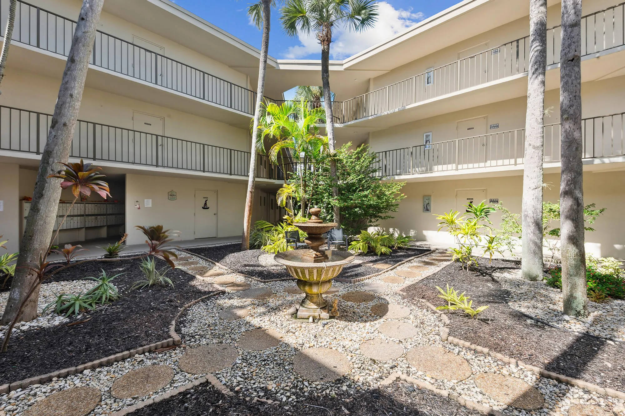 Property Slideshow image 13 of 17 | 5340 las verdes cir 322, Delray Beach, FL, 33484