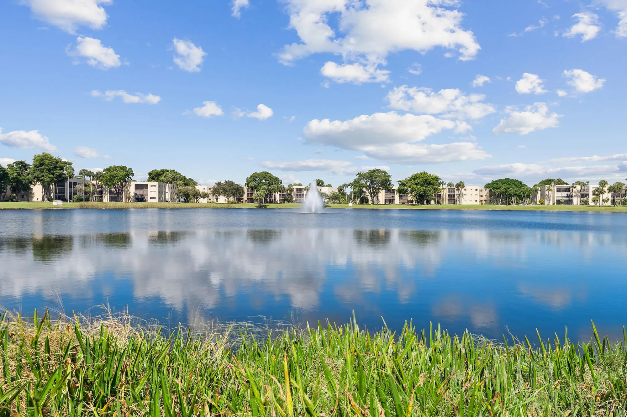 Property Slideshow image 14 of 17 | 5340 las verdes cir 322, Delray Beach, FL, 33484