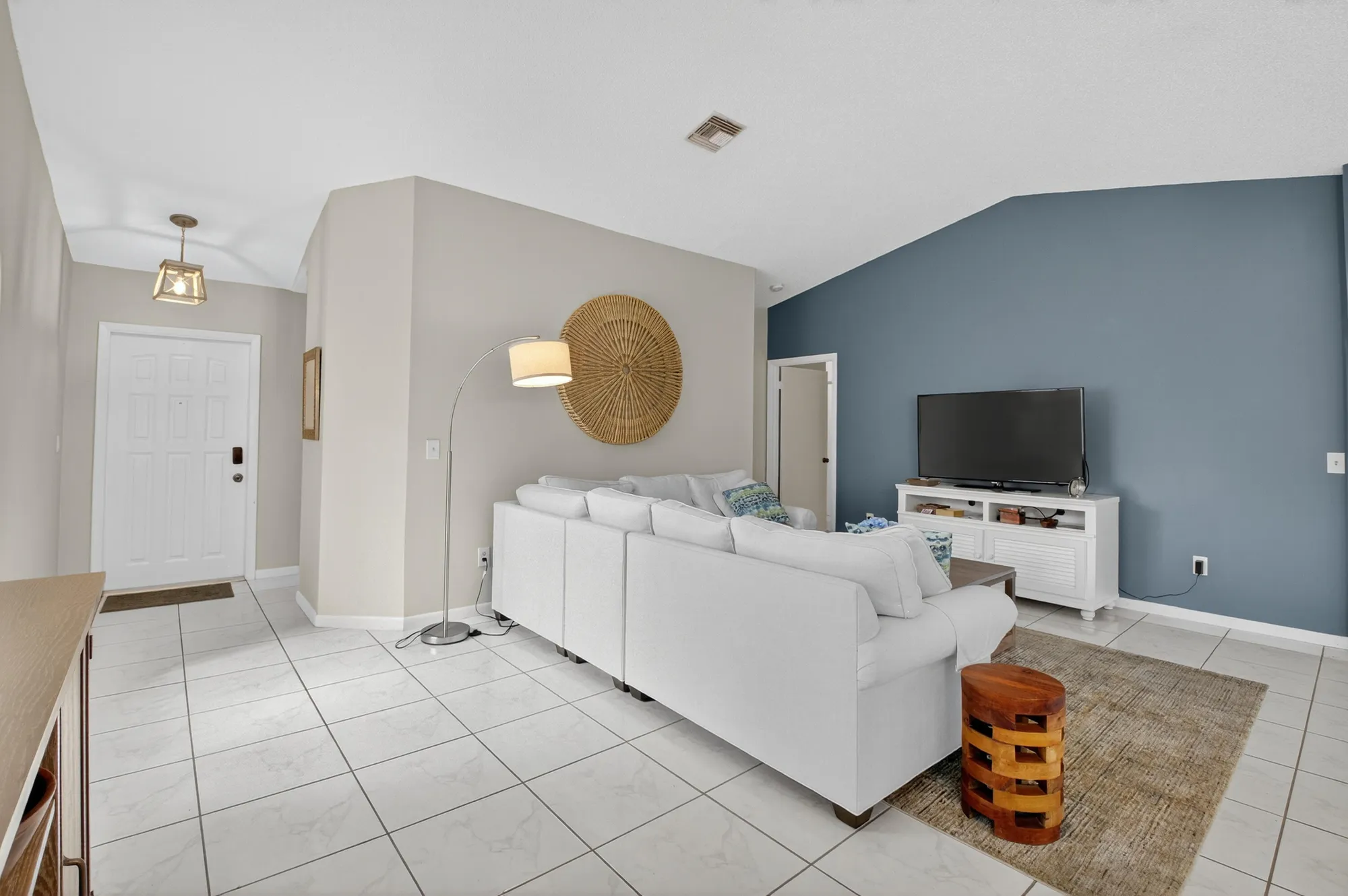 Property Slideshow image 16 of 54 | 1301 nw 23rd ln, Delray Beach, FL, 33445