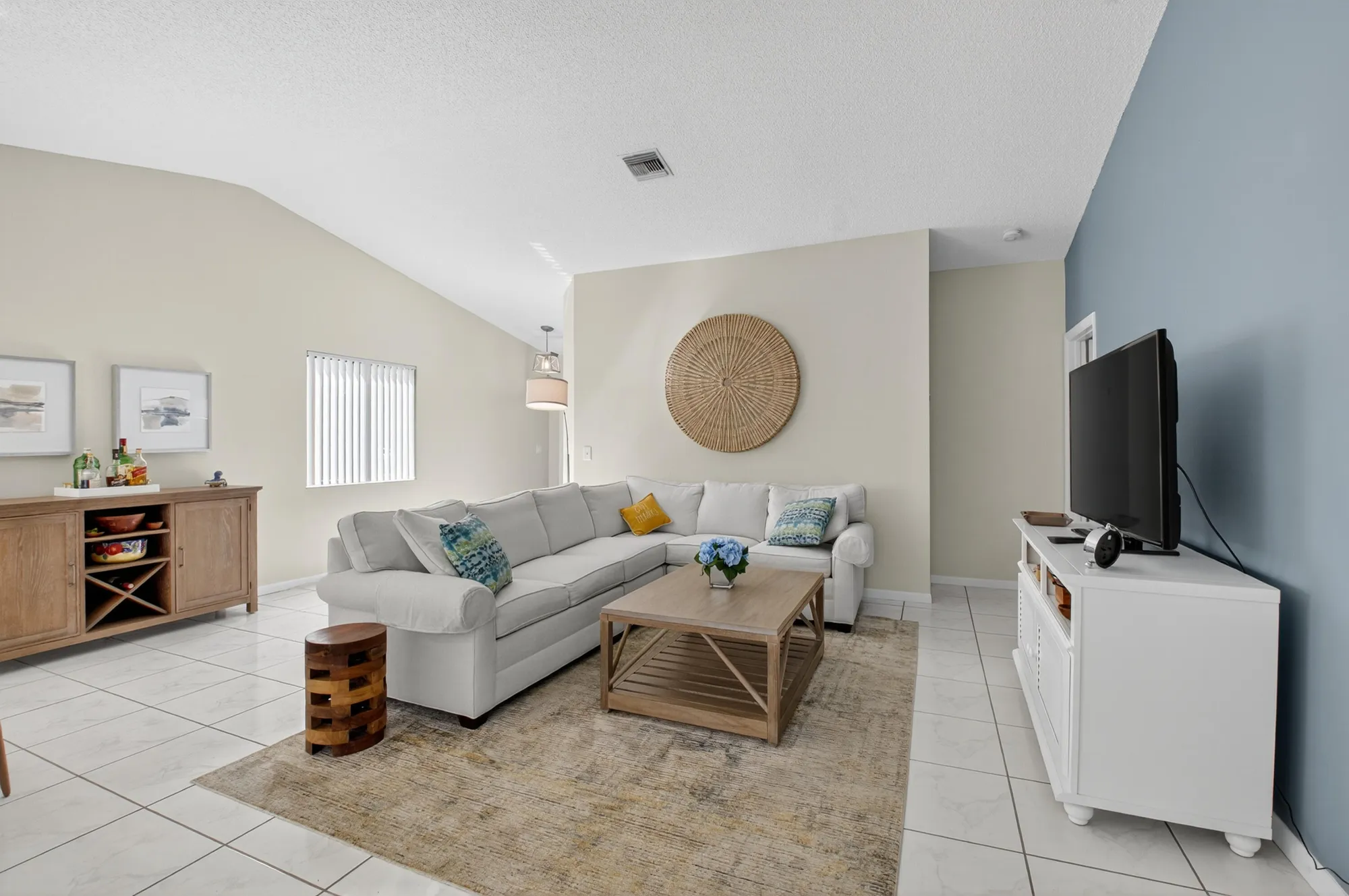 Property Slideshow image 9 of 54 | 1301 nw 23rd ln, Delray Beach, FL, 33445